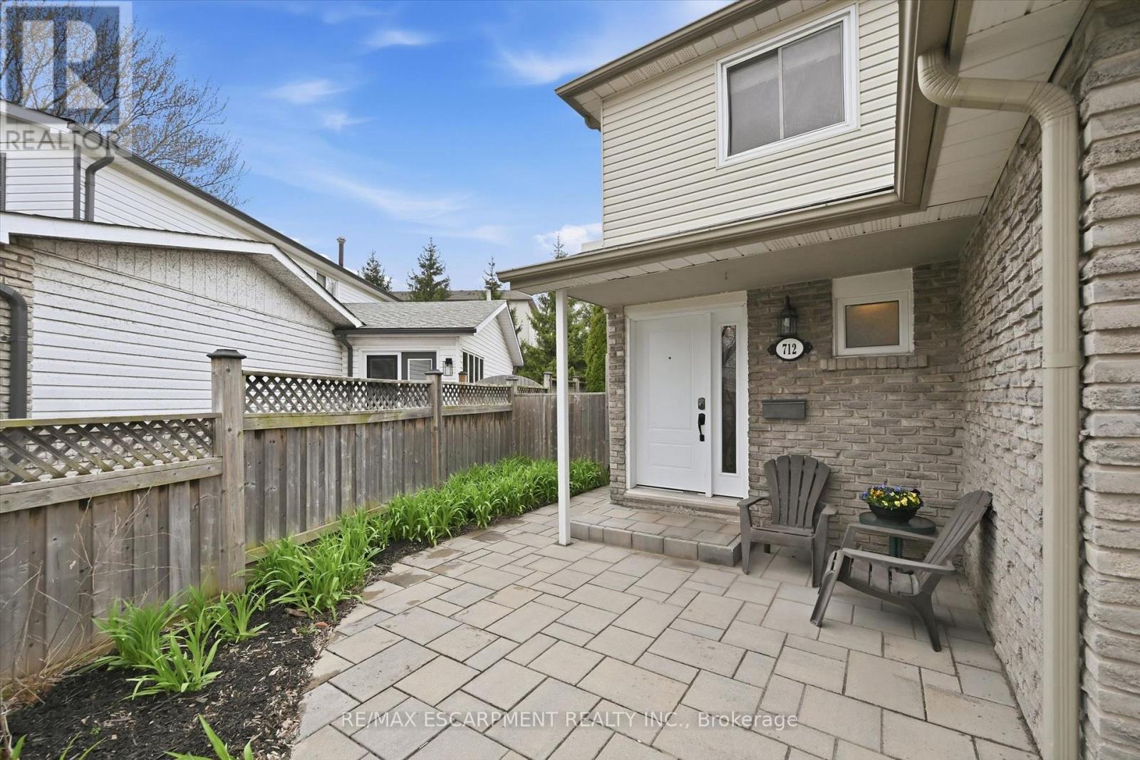 712 Auburn Crescent, Burlington, Ontario  L7L 5B2 - Photo 4 - W13137638