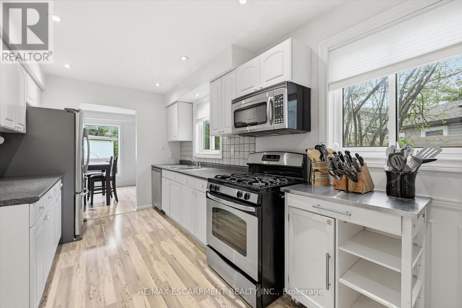 712 Auburn Crescent, Burlington, Ontario  L7L 5B2 - Photo 5 - W13137638