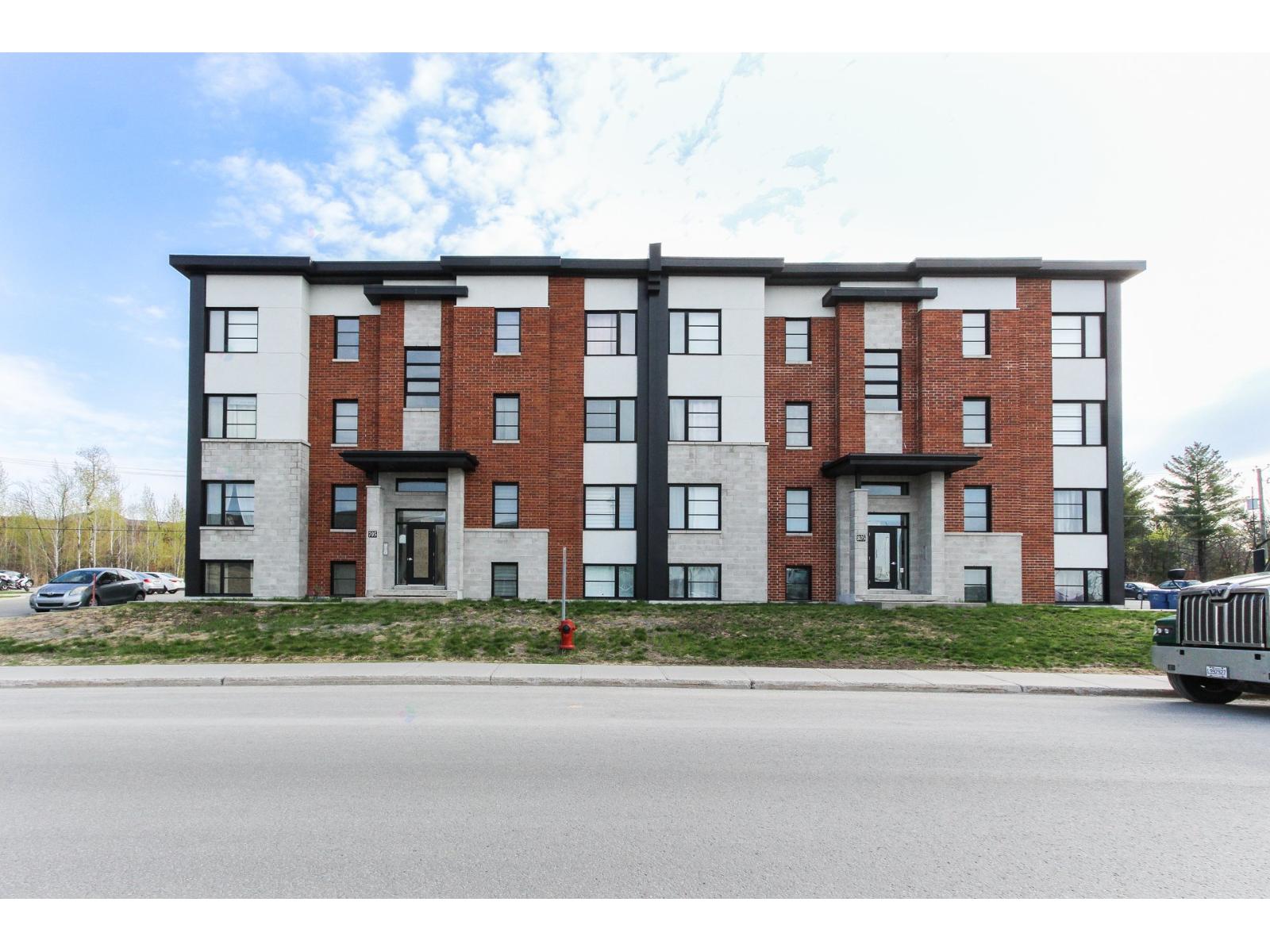 795 Rue Filion|#102 Saint-Jérôme Quebec Canada J7Z0G7