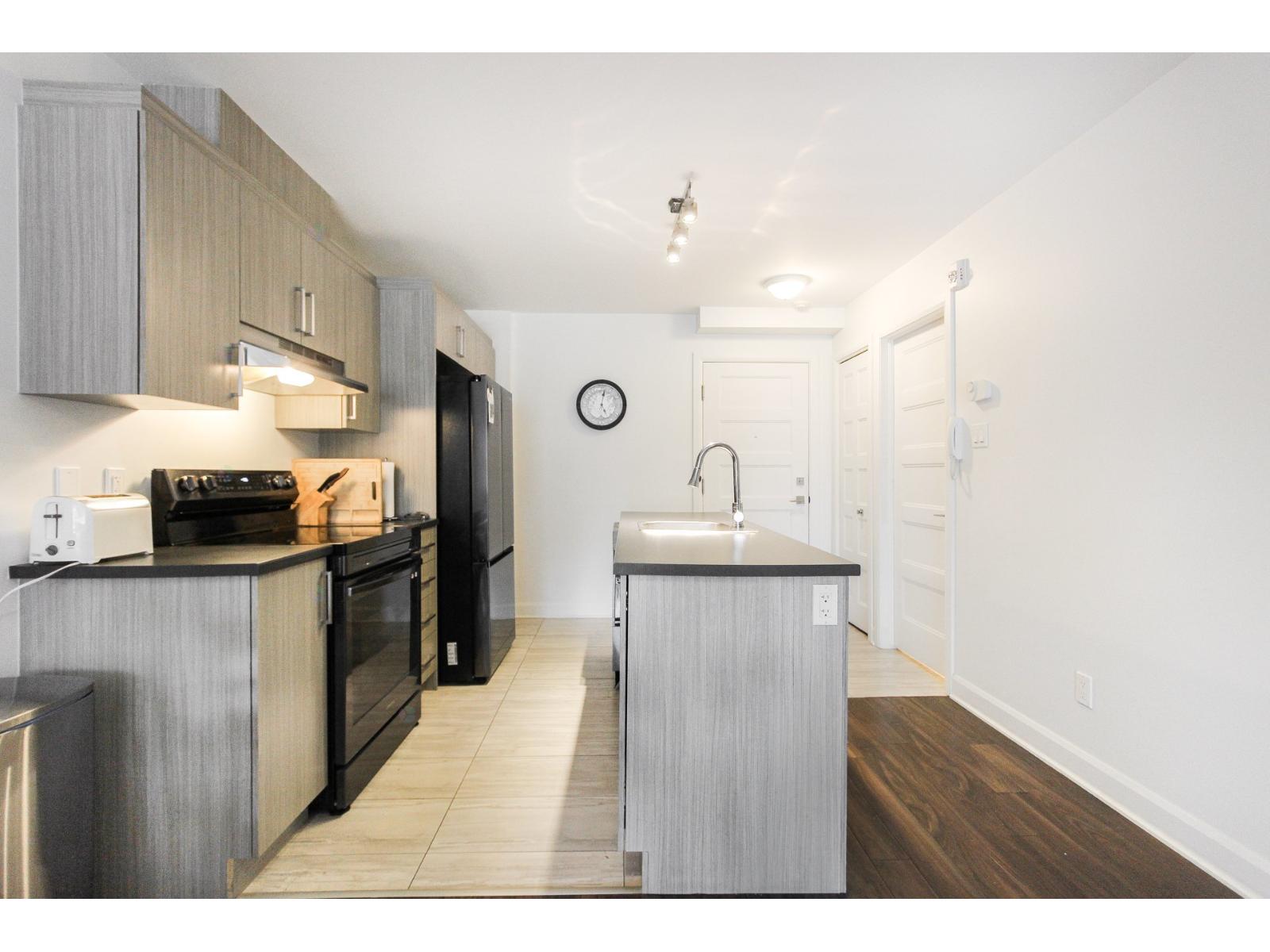 795 Rue Filion|#102 Saint-Jérôme Quebec Canada J7Z0G7 4