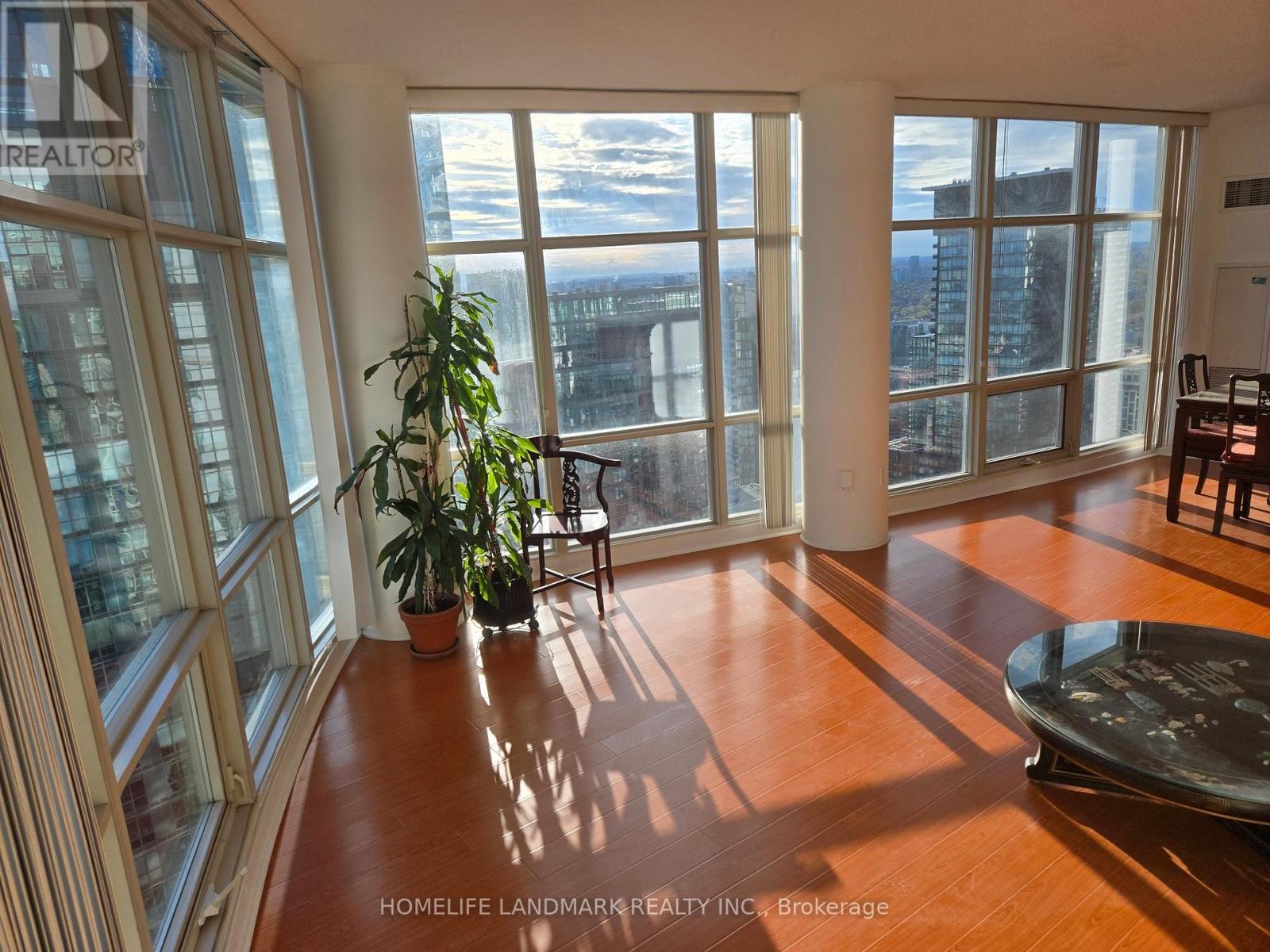5212 - 35 Mariner Terrace, Toronto, Ontario  M5V 3V9 - Photo 2 - C13137724