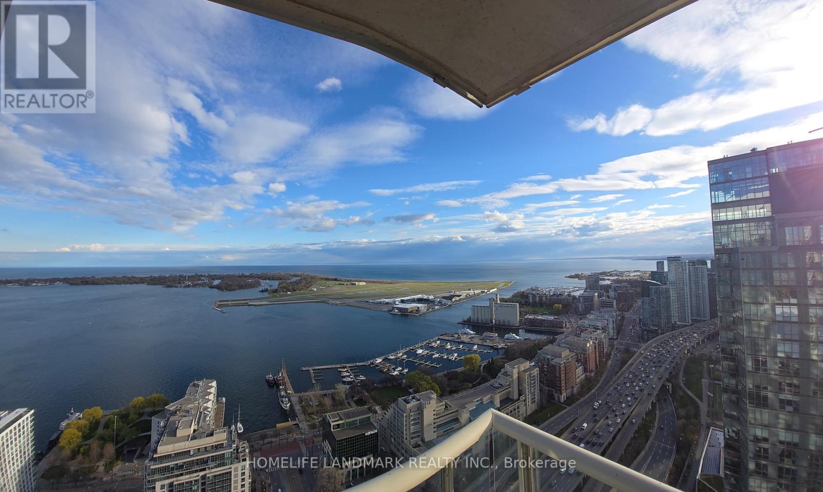 5212 - 35 Mariner Terrace, Toronto, Ontario  M5V 3V9 - Photo 5 - C13137724
