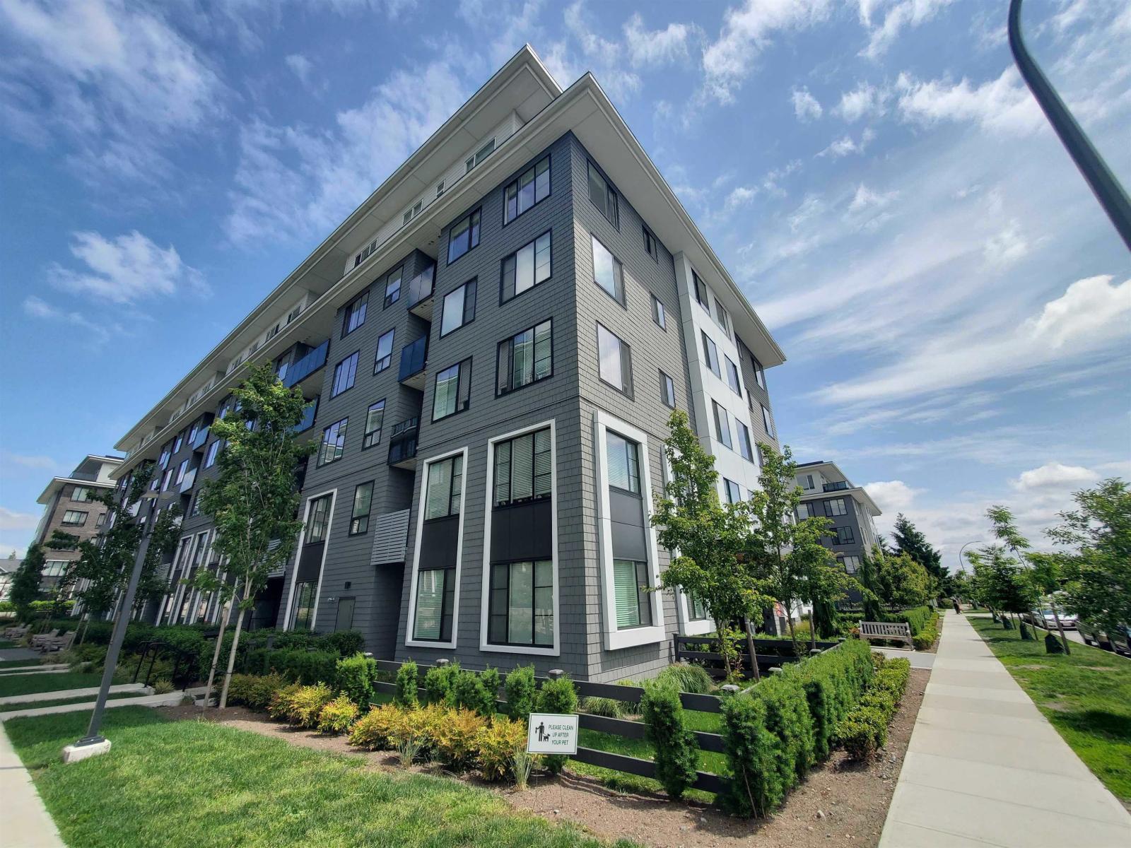601 15825 85 AVENUE, Surrey, British Columbia