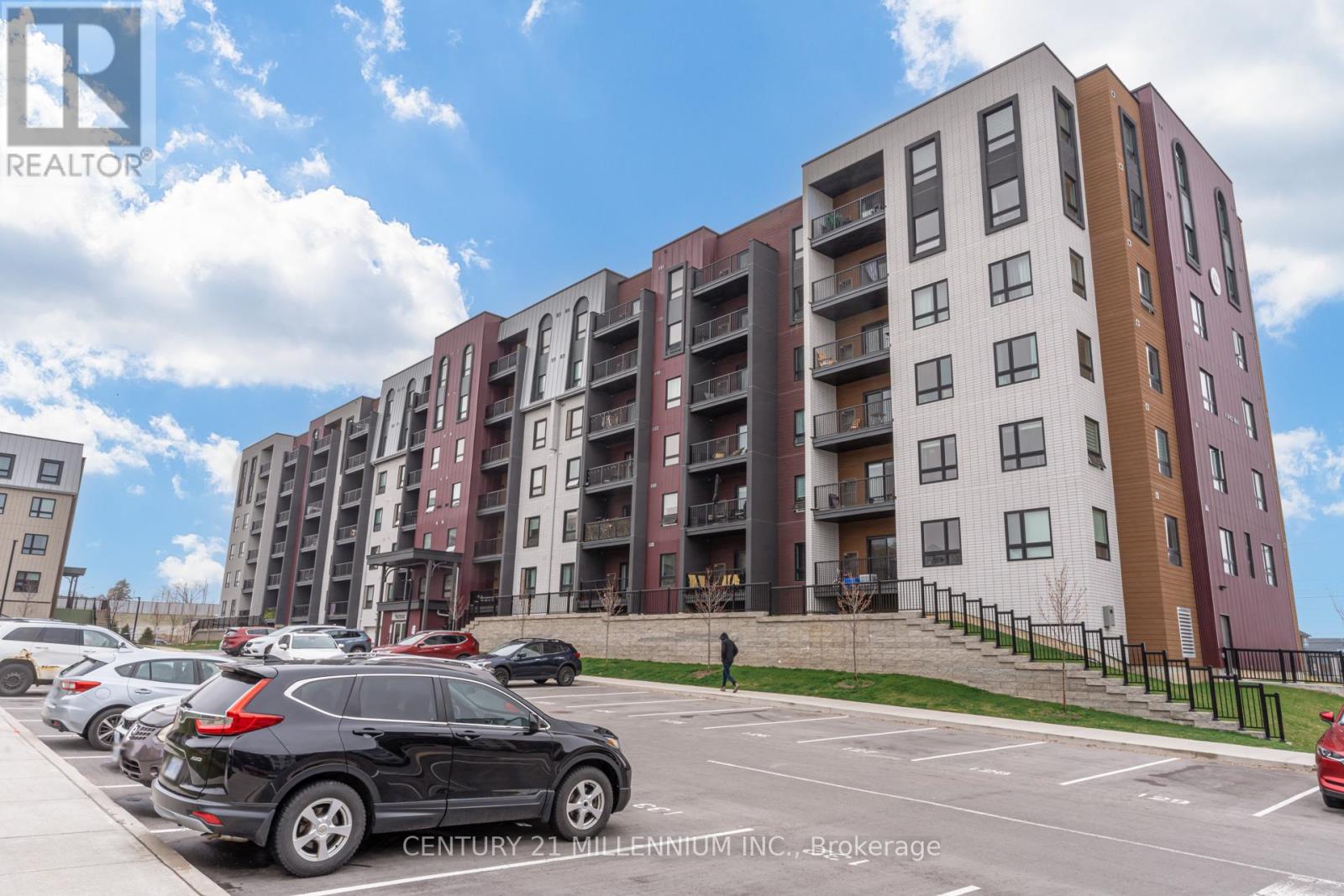 606 - 4 Spice Way, Barrie, Ontario  L9J 0M2 - Photo 3 - S13137702