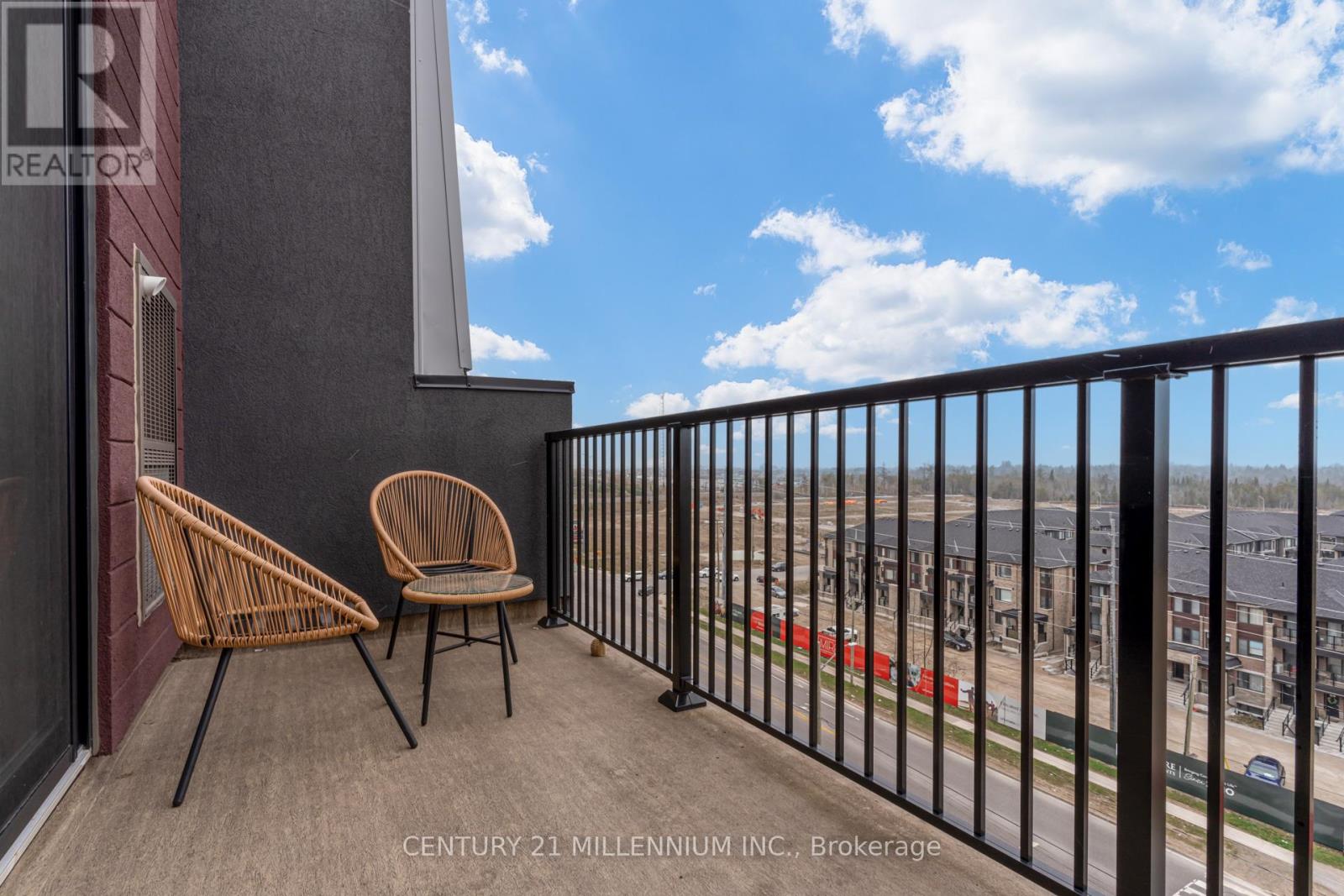 606 - 4 Spice Way, Barrie, Ontario  L9J 0M2 - Photo 30 - S13137702