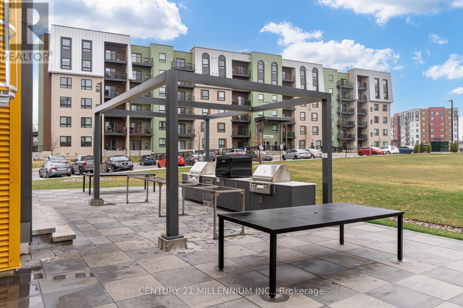 606 - 4 Spice Way, Barrie, Ontario  L9J 0M2 - Photo 38 - S13137702