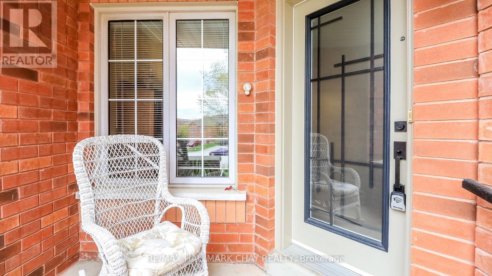 13 Bailey Court, Barrie, Ontario  L4N 8N1 - Photo 4 - S13137732