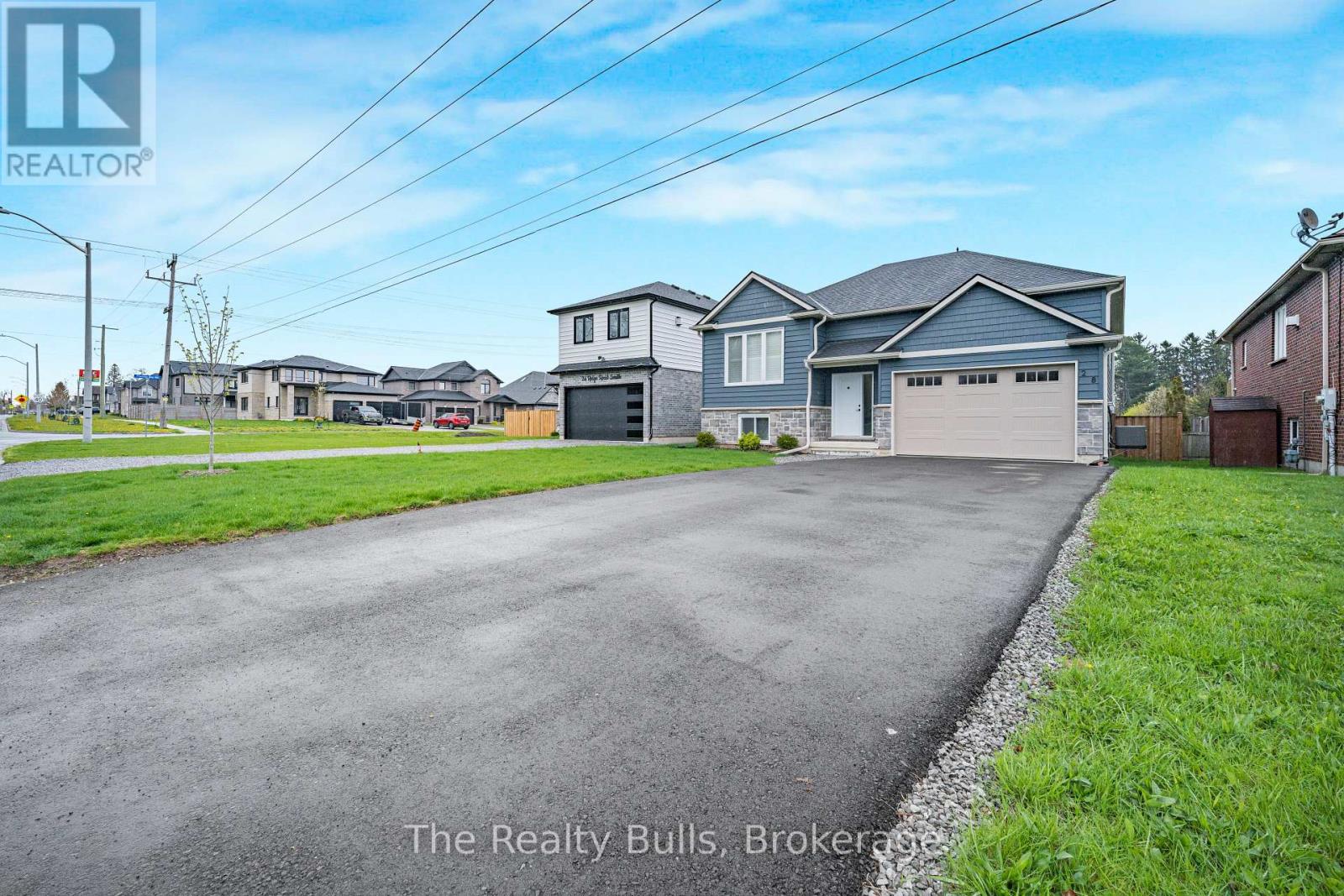28 Ridge Road S, Fort Erie, Ontario  L0S 1B0 - Photo 1 - X13137698