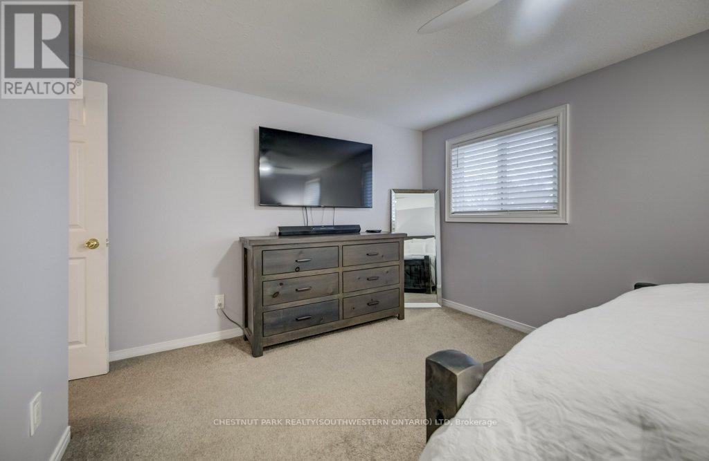 255 Highbrook Crescent W, Waterloo, Ontario  N2E 3P6 - Photo 24 - X13137722