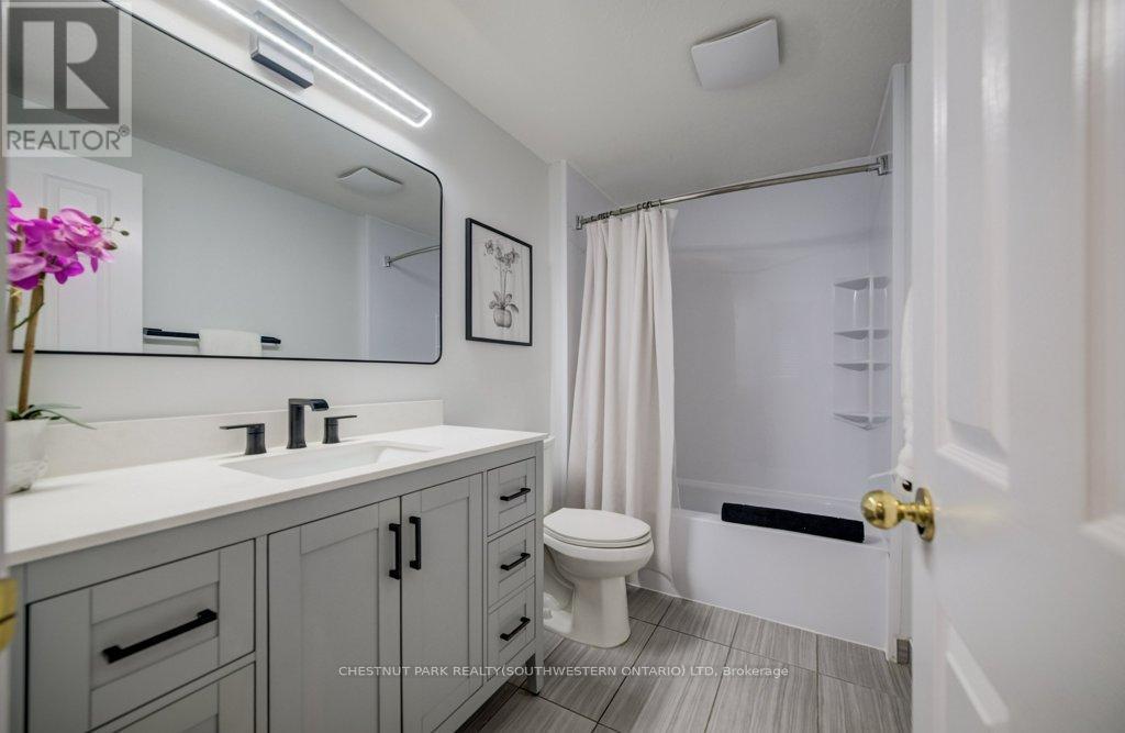 255 Highbrook Crescent W, Waterloo, Ontario  N2E 3P6 - Photo 26 - X13137722