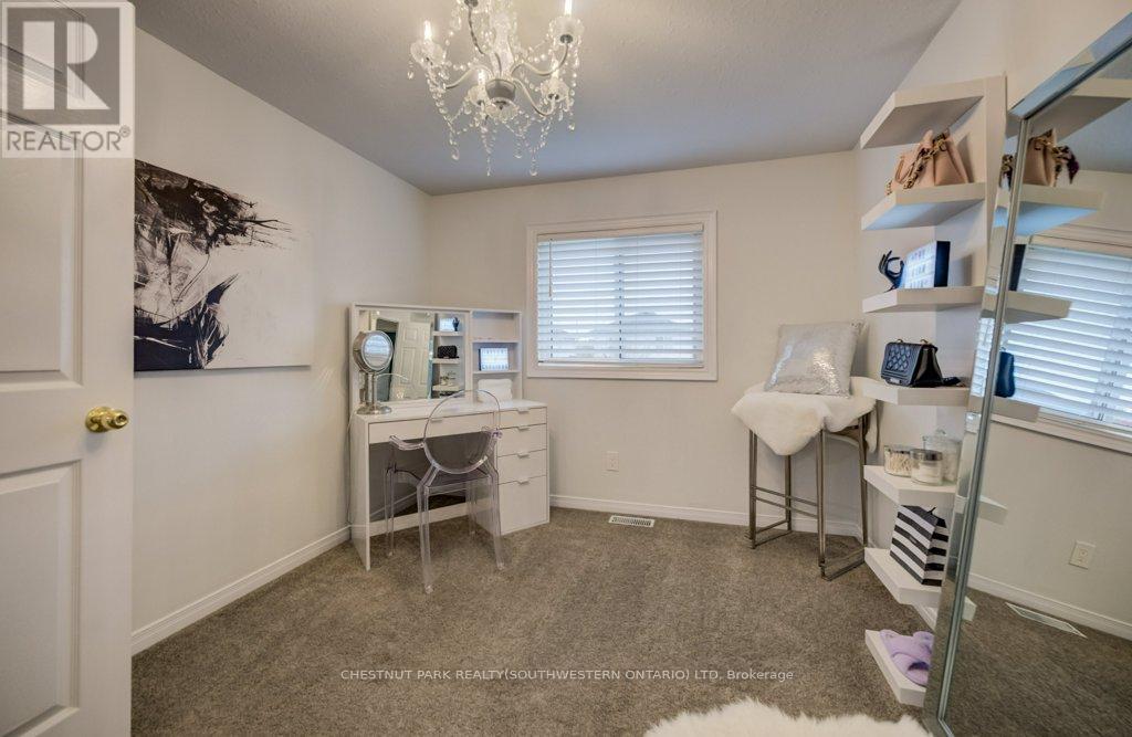 255 Highbrook Crescent W, Waterloo, Ontario  N2E 3P6 - Photo 28 - X13137722