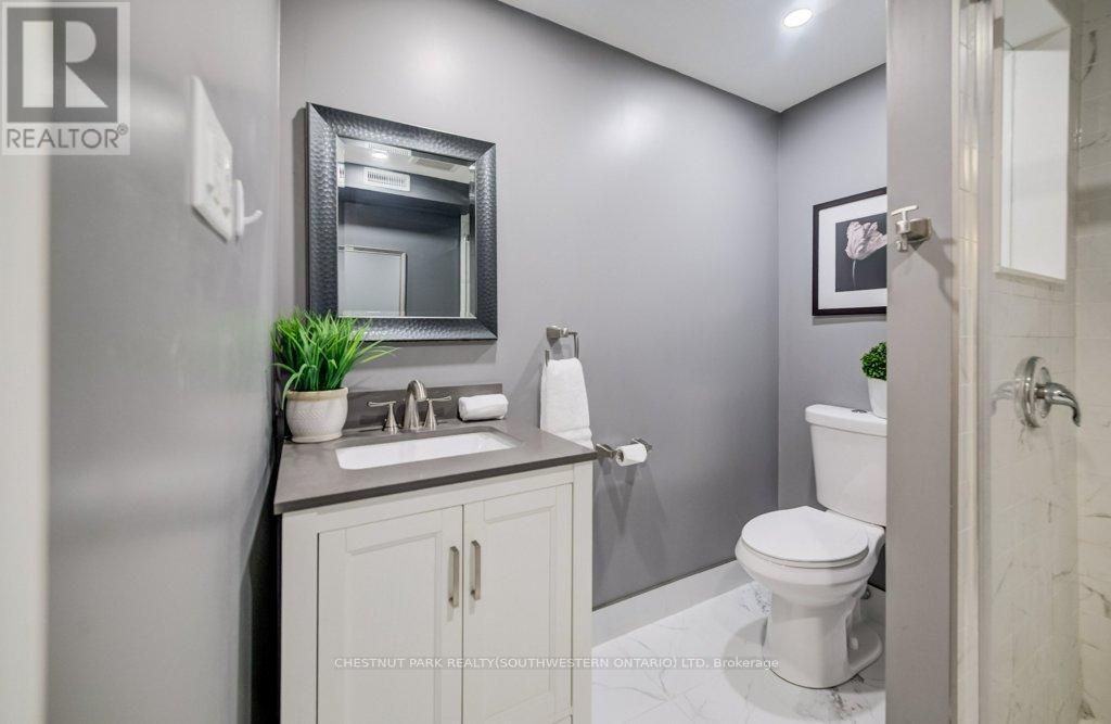 255 Highbrook Crescent W, Waterloo, Ontario  N2E 3P6 - Photo 34 - X13137722