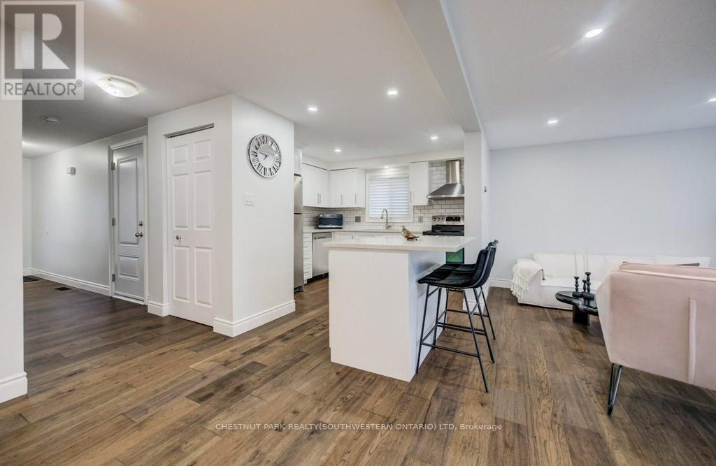 255 Highbrook Crescent W, Waterloo, Ontario  N2E 3P6 - Photo 7 - X13137722