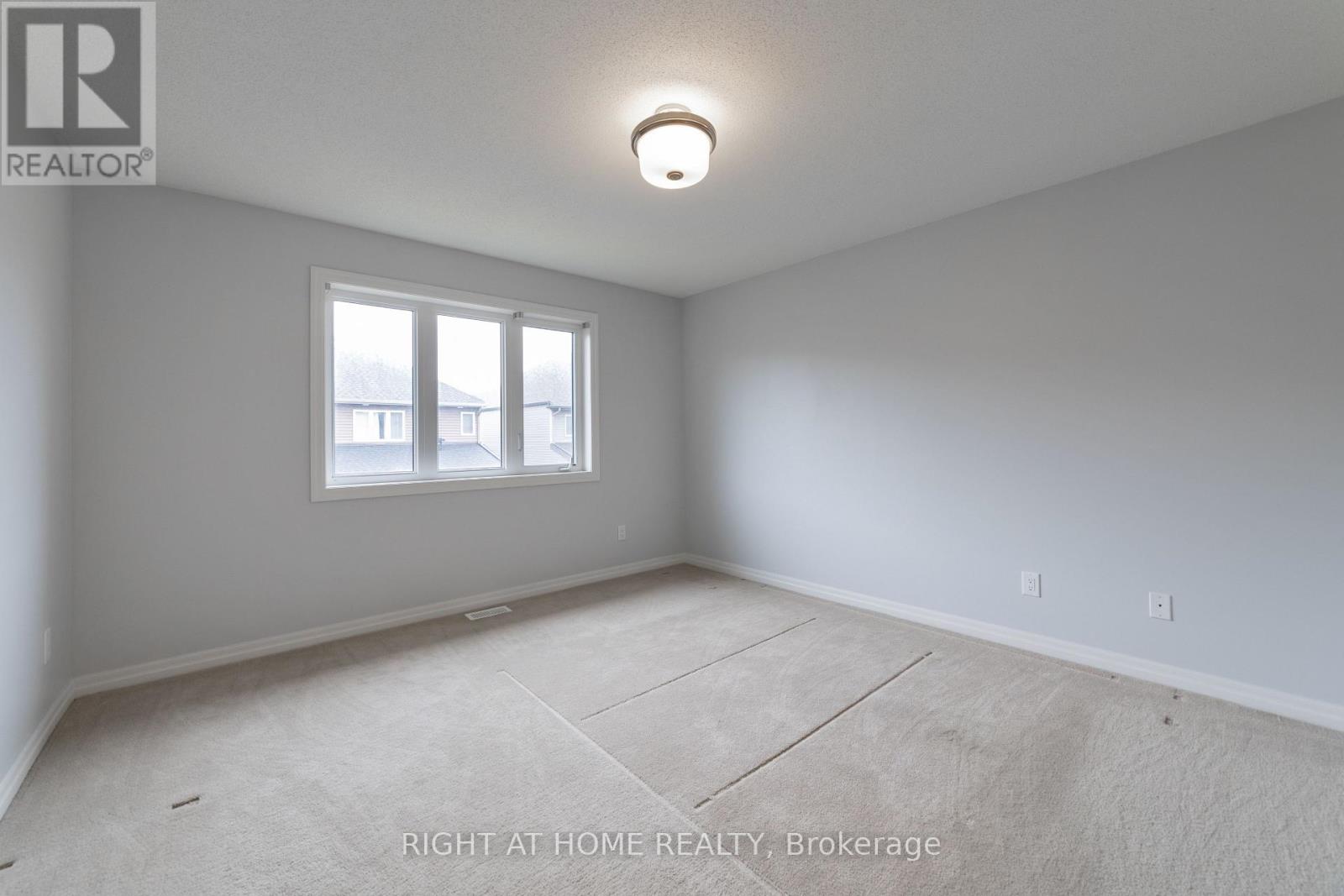 135 Overberg Way, Ottawa, Ontario  K2S 0V9 - Photo 12 - X13137758