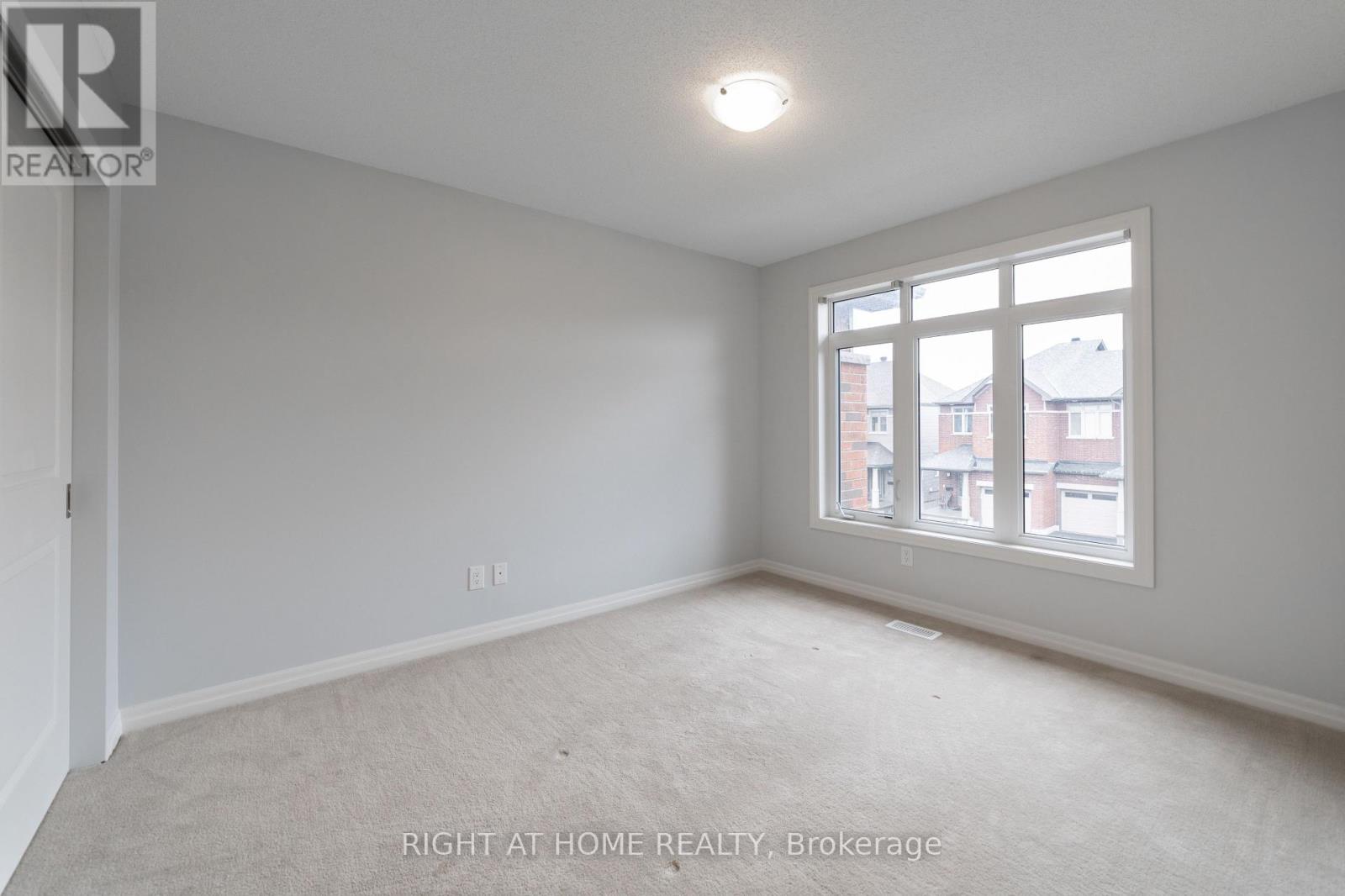 135 Overberg Way, Ottawa, Ontario  K2S 0V9 - Photo 7 - X13137758