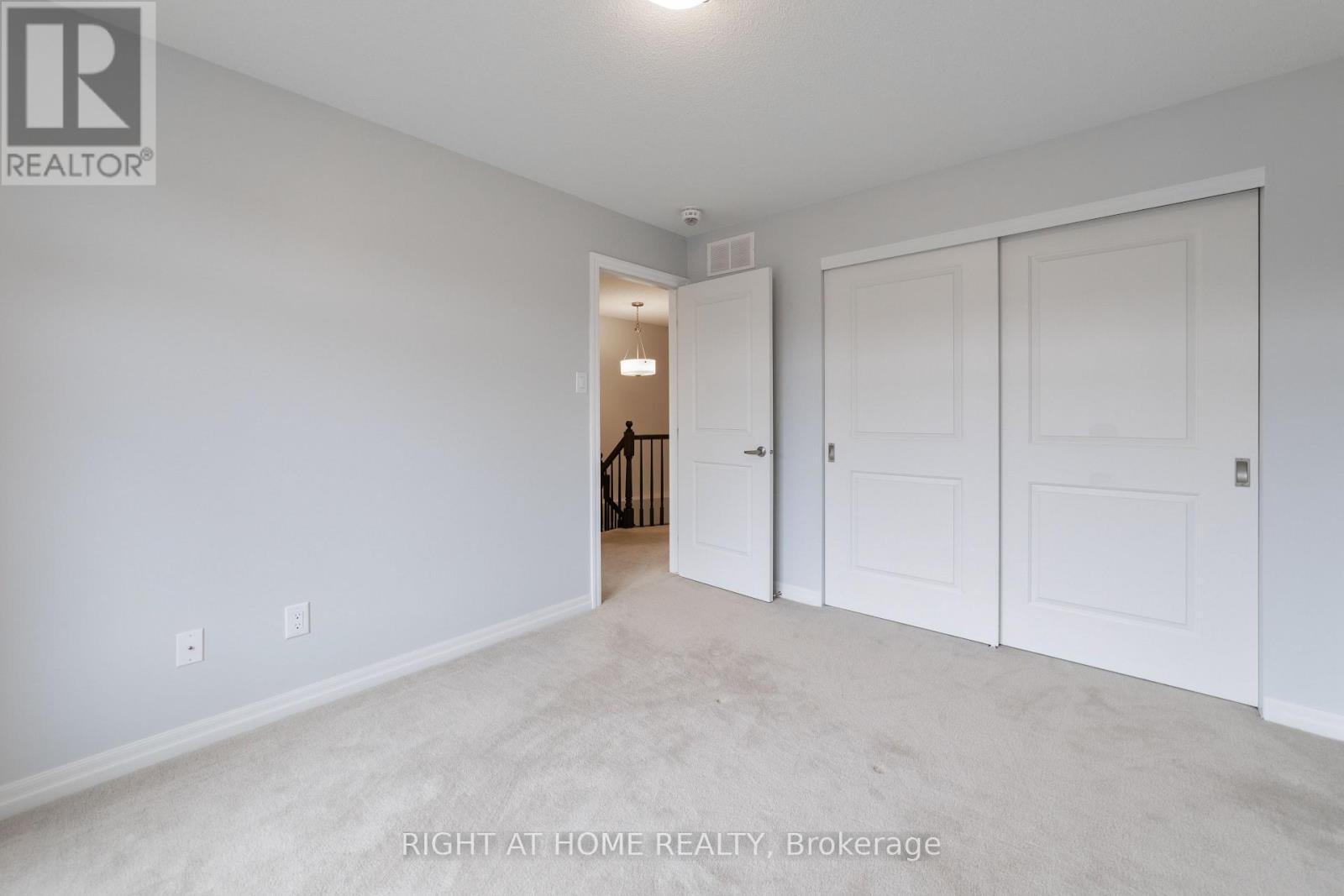 135 Overberg Way, Ottawa, Ontario  K2S 0V9 - Photo 8 - X13137758
