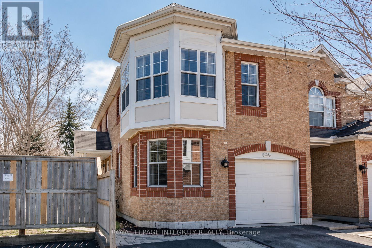 35 HEARTLEAF PRIVATE, Ottawa, Ontario