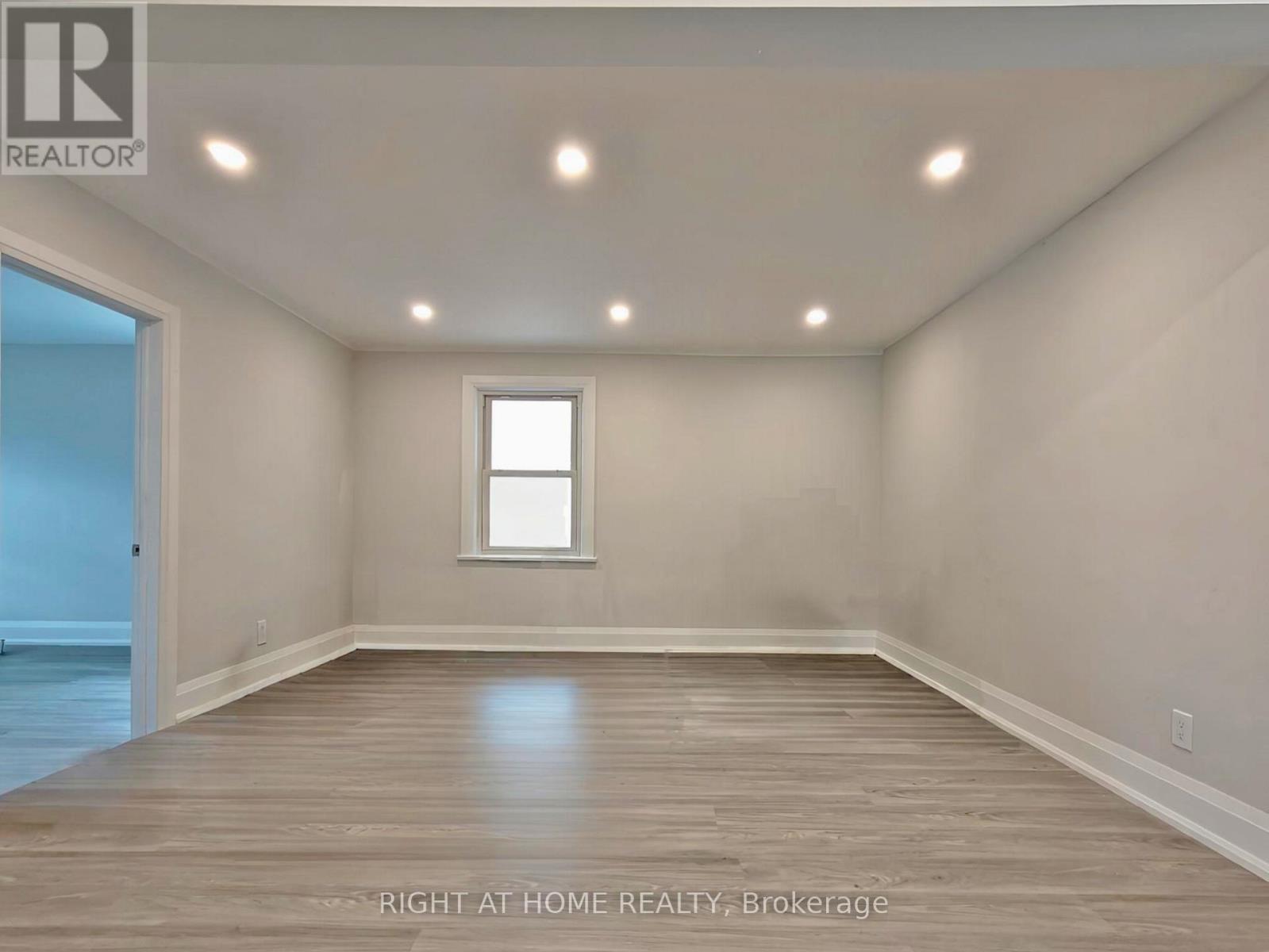 Upper - 92 Cadillac Avenue S, Oshawa, Ontario  L1H 5Z2 - Photo 11 - E13137756