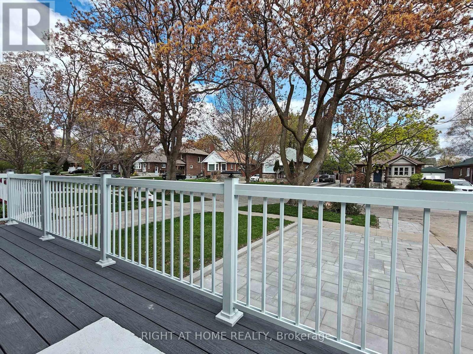 Upper - 92 Cadillac Avenue S, Oshawa, Ontario  L1H 5Z2 - Photo 4 - E13137756
