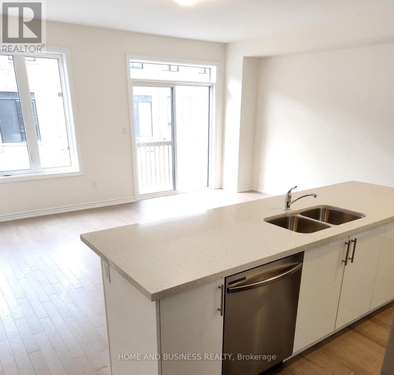 30 Hartington Street, Vaughan, Ontario  L4H 5J7 - Photo 3 - N13137750