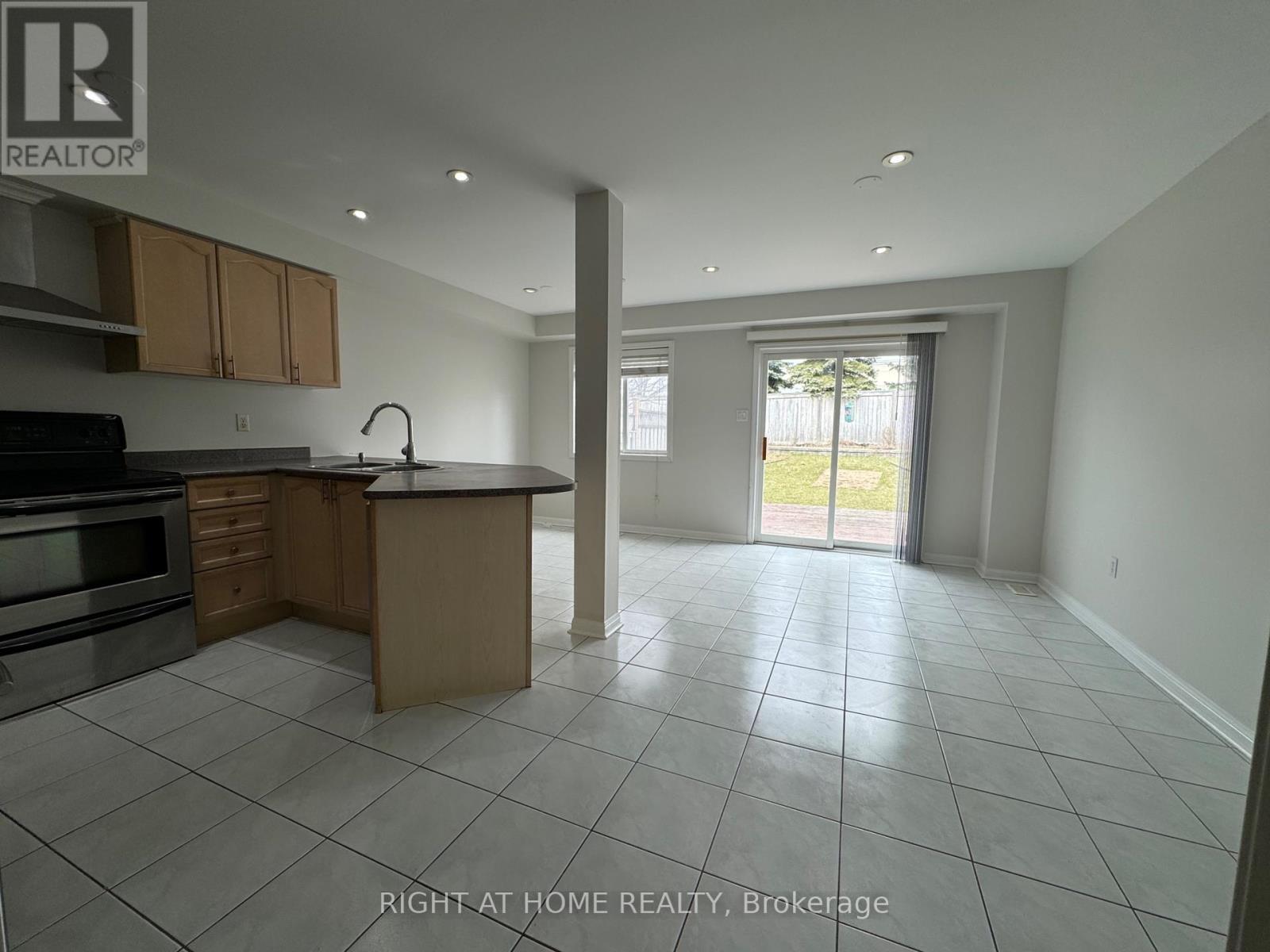 3549 Gandhi Way, Mississauga, Ontario  L5B 4E3 - Photo 10 - W13137754