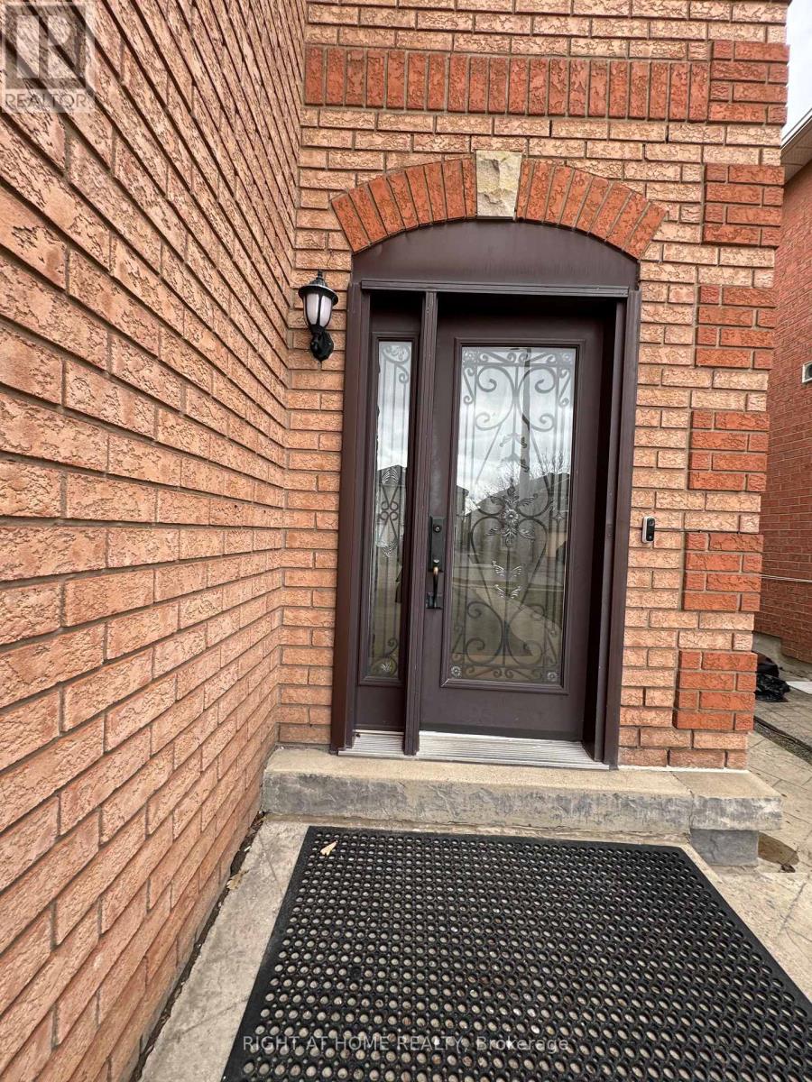 3549 Gandhi Way, Mississauga, Ontario  L5B 4E3 - Photo 2 - W13137754