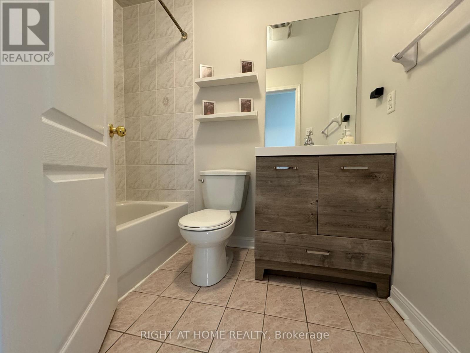 3549 Gandhi Way, Mississauga, Ontario  L5B 4E3 - Photo 34 - W13137754
