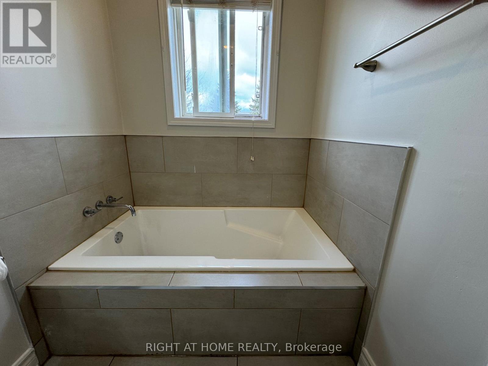 3549 Gandhi Way, Mississauga, Ontario  L5B 4E3 - Photo 36 - W13137754