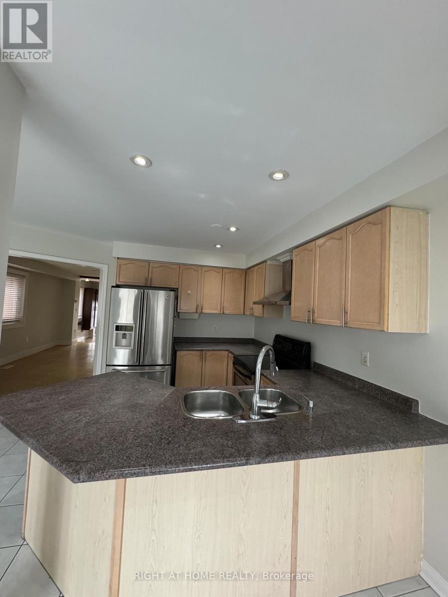 3549 Gandhi Way, Mississauga, Ontario  L5B 4E3 - Photo 9 - W13137754