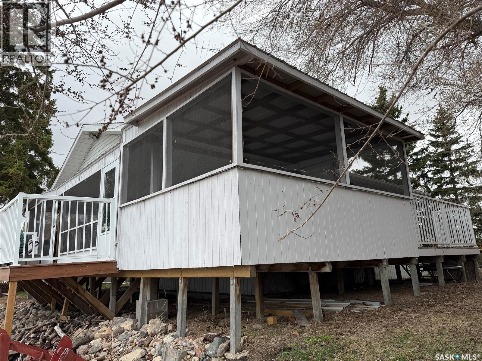 317 Lakeshore Drive, Etters Beach, Saskatchewan  S0G 2J0 - Photo 2 - SK036127