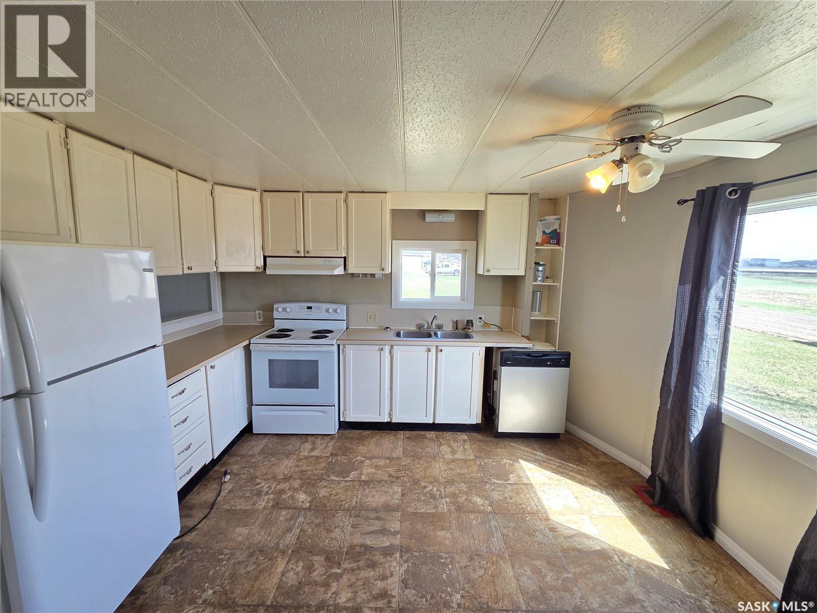 510 Stockton Avenue, Carlyle, Saskatchewan  S0C 0R0 - Photo 2 - SK036185