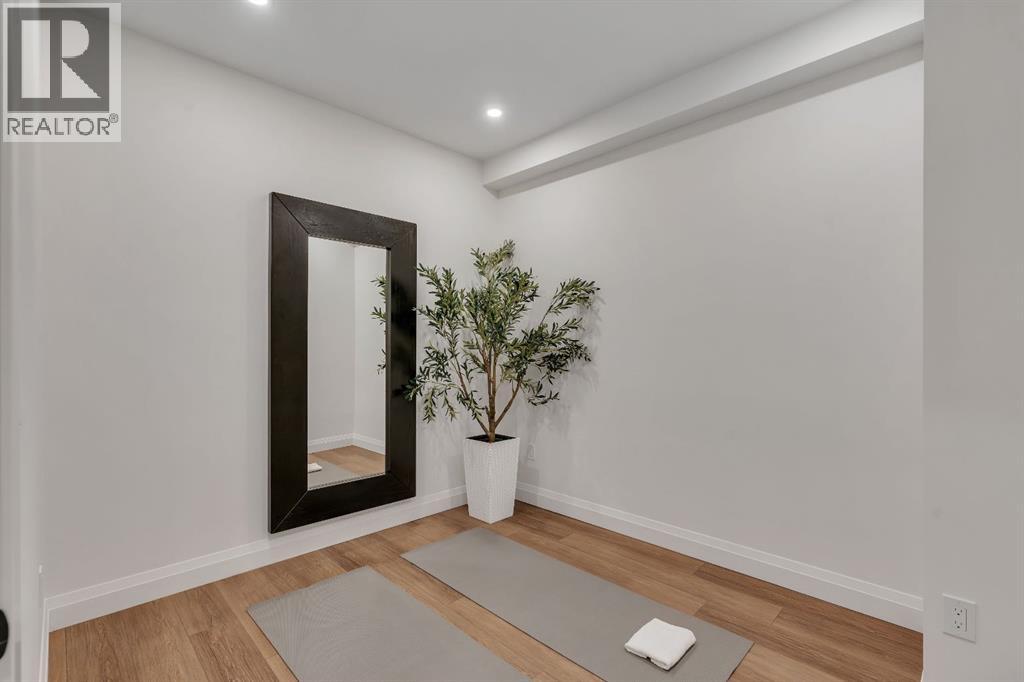 Unit 1, 2032 Bowness Road NW, Calgary, Alberta  T2N 3K8 - Photo 47 - A2296806