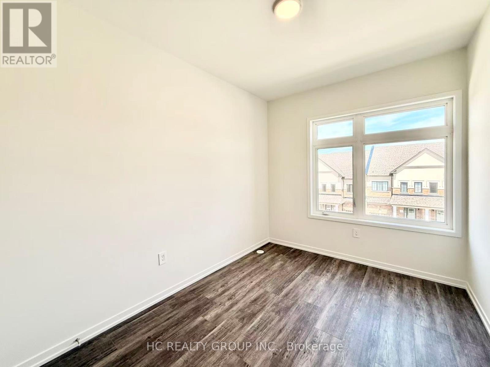 19 Helmkay Avenue, Richmond Hill, Ontario  L4E 3R4 - Photo 17 - N13137806