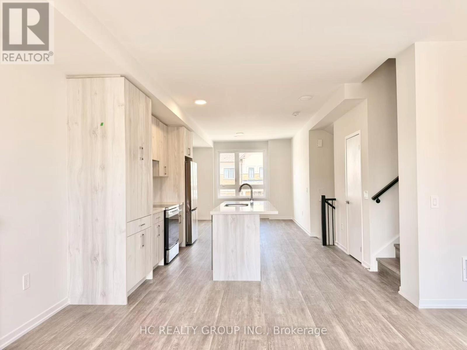 19 Helmkay Avenue, Richmond Hill, Ontario  L4E 3R4 - Photo 5 - N13137806