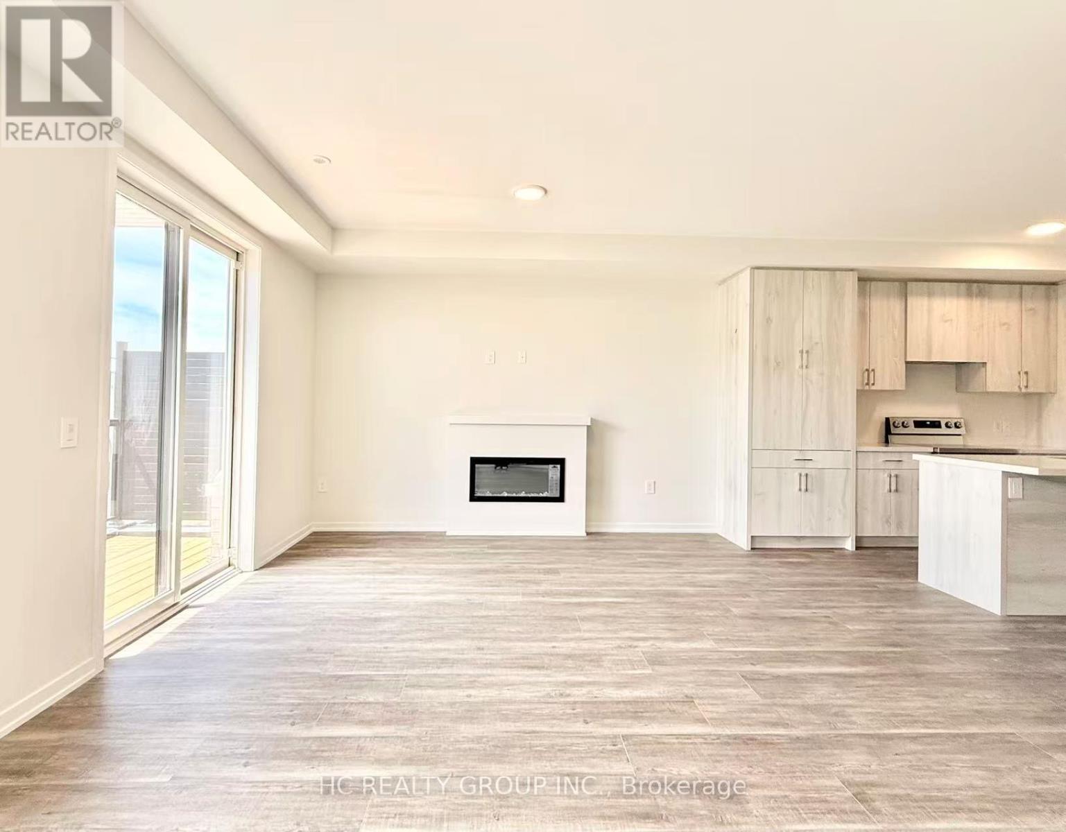 19 Helmkay Avenue, Richmond Hill, Ontario  L4E 3R4 - Photo 6 - N13137806