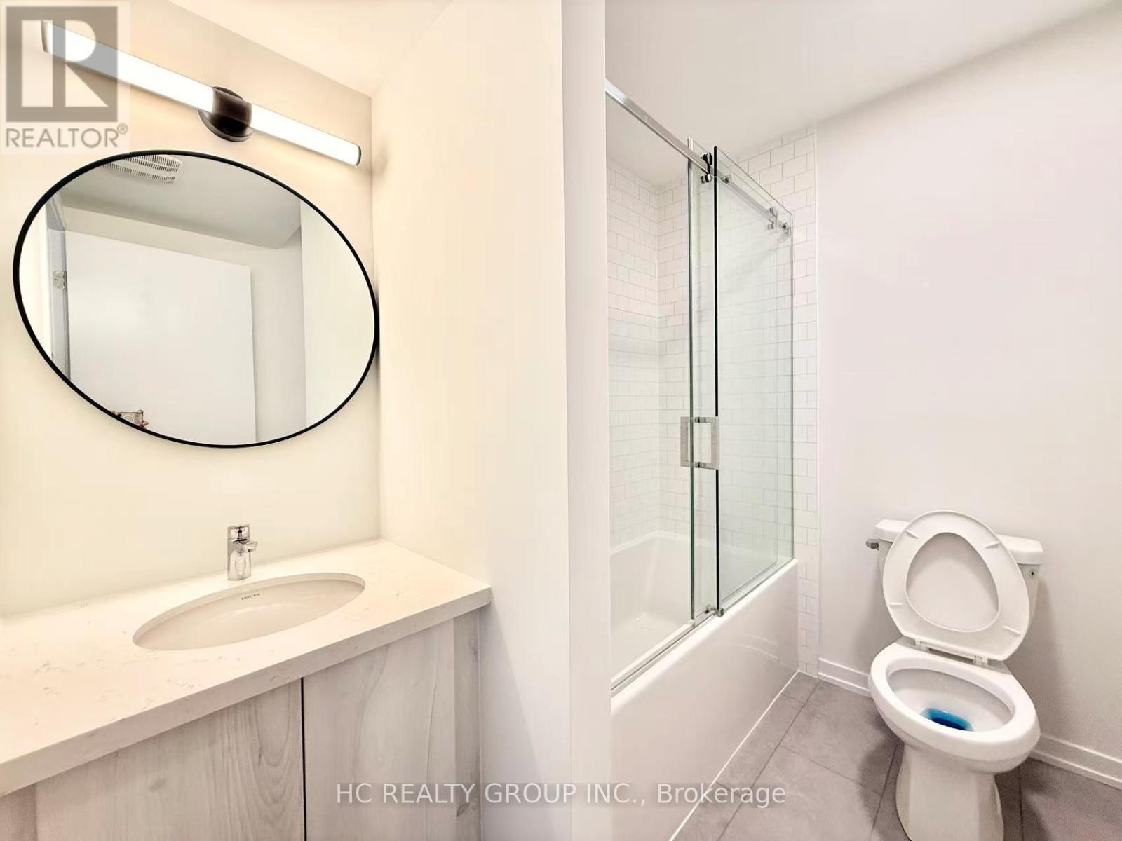19 Helmkay Avenue, Richmond Hill, Ontario  L4E 3R4 - Photo 7 - N13137806