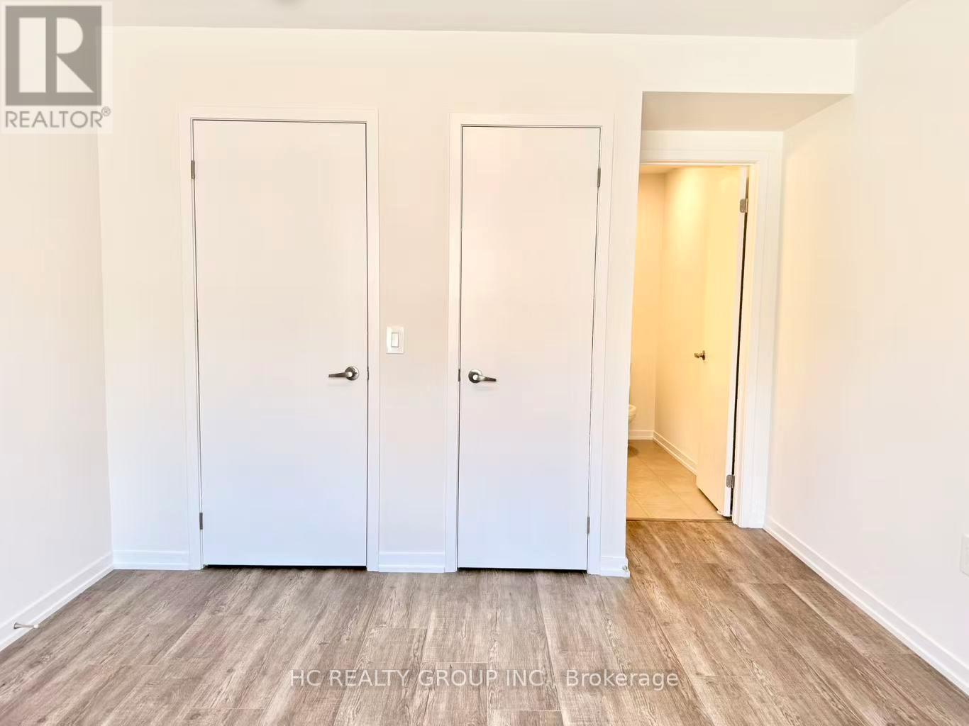 19 Helmkay Avenue, Richmond Hill, Ontario  L4E 3R4 - Photo 8 - N13137806