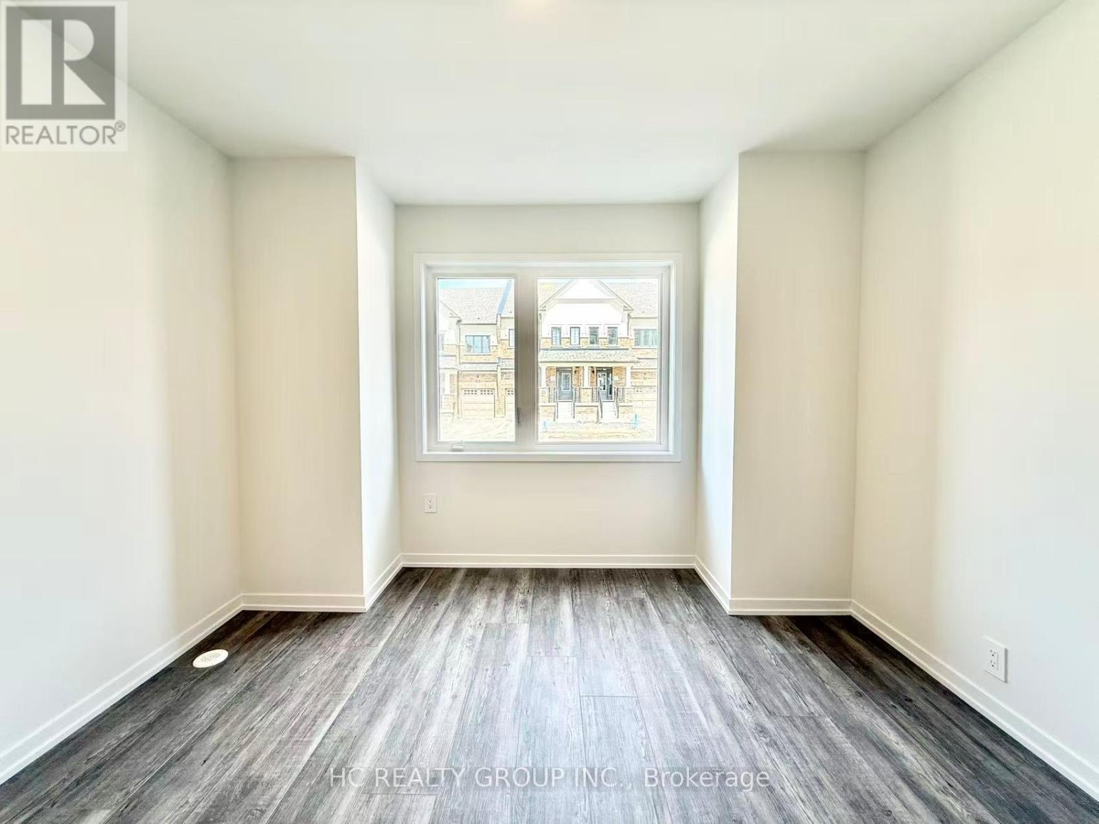 19 Helmkay Avenue, Richmond Hill, Ontario  L4E 3R4 - Photo 9 - N13137806