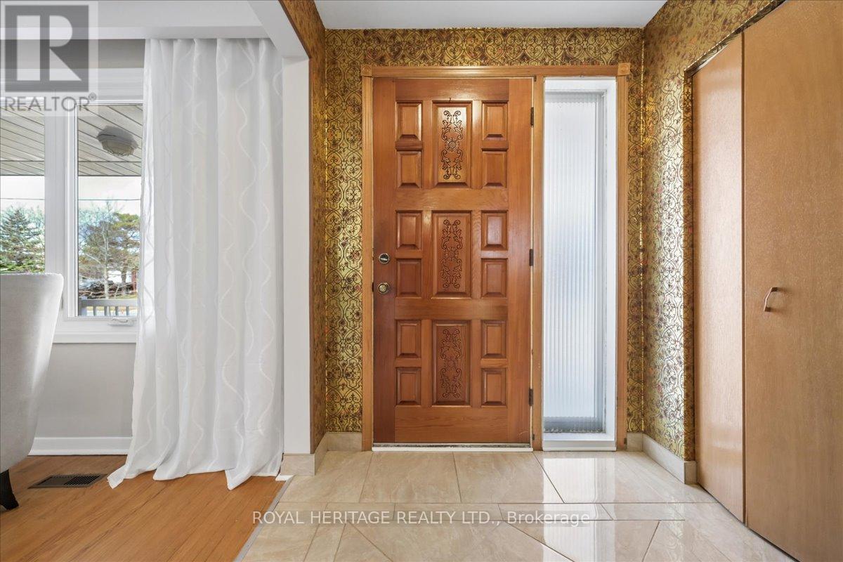297 Driftwood Avenue, Toronto, Ontario  M3N 2N6 - Photo 12 - W13137788