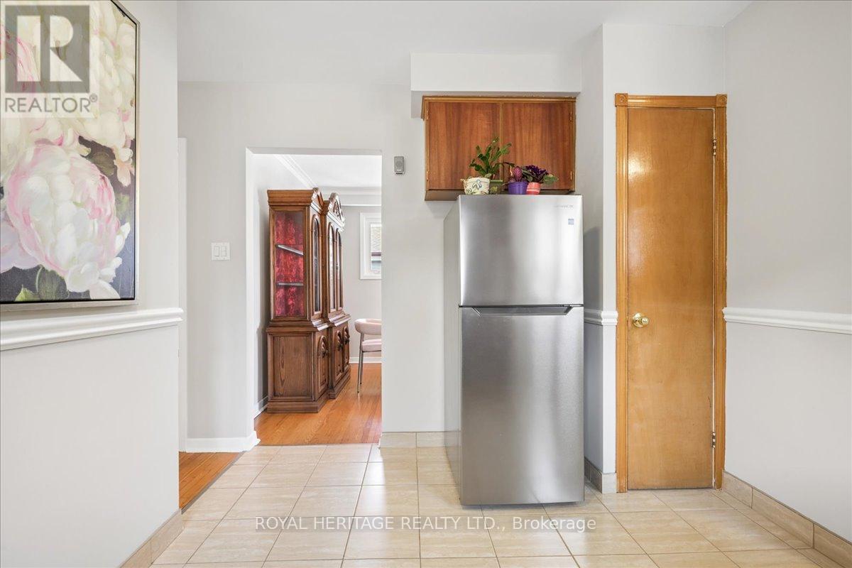 297 Driftwood Avenue, Toronto, Ontario  M3N 2N6 - Photo 17 - W13137788