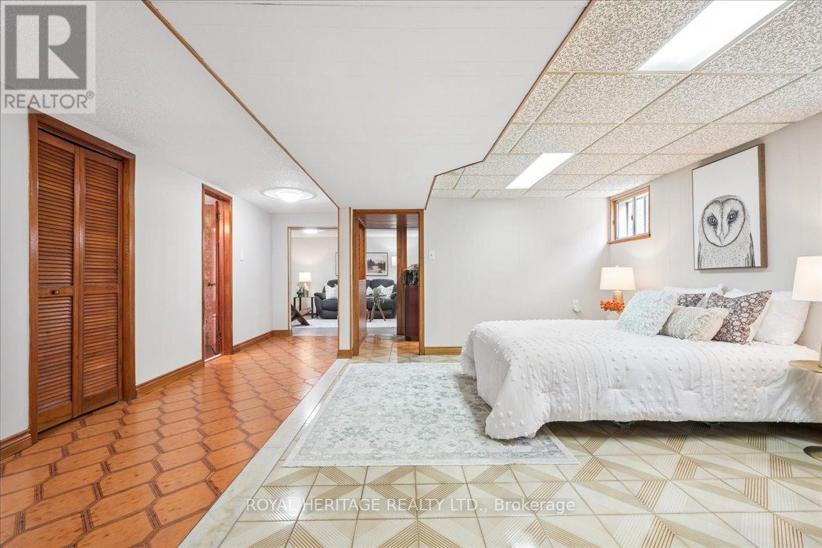 297 Driftwood Avenue, Toronto, Ontario  M3N 2N6 - Photo 25 - W13137788