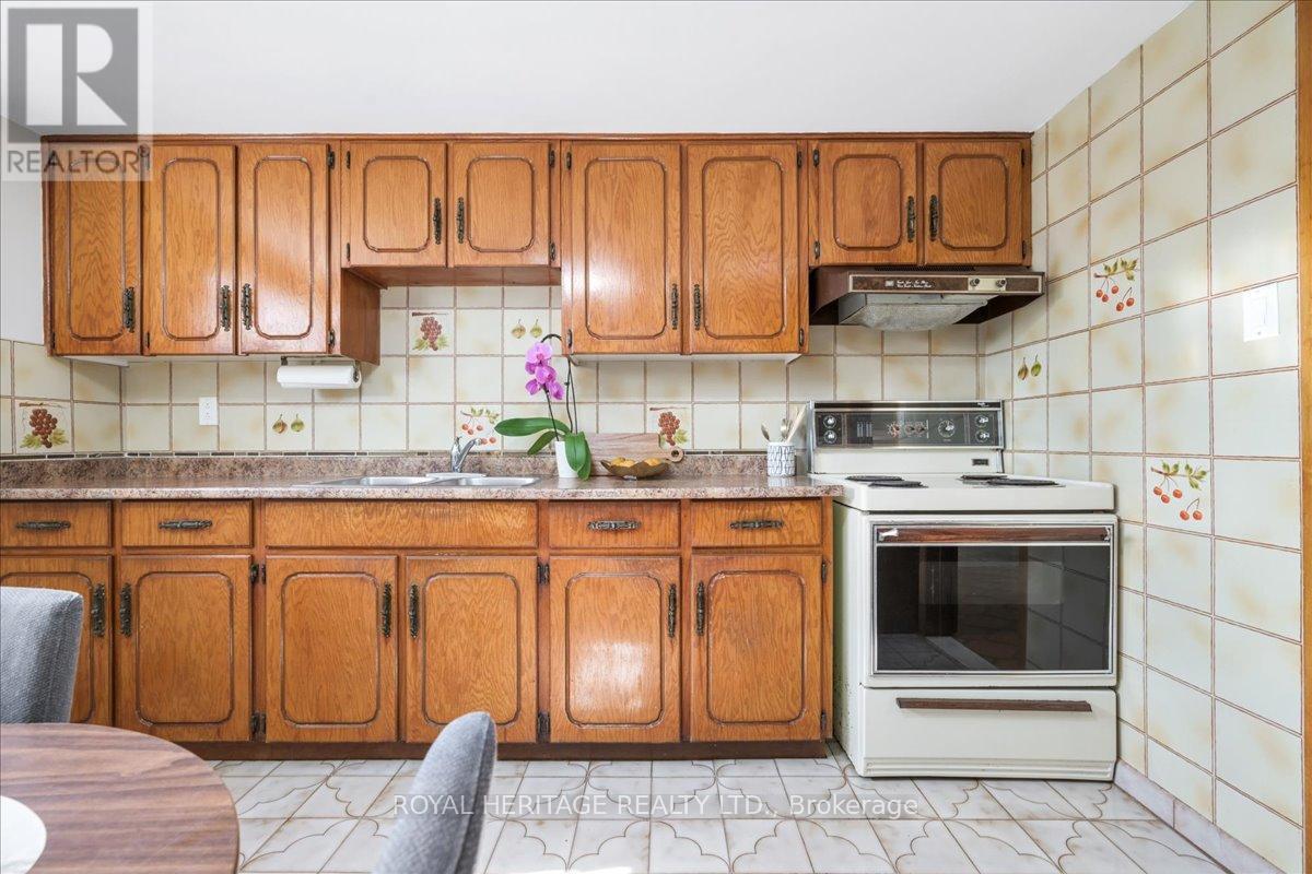 297 Driftwood Avenue, Toronto, Ontario  M3N 2N6 - Photo 30 - W13137788