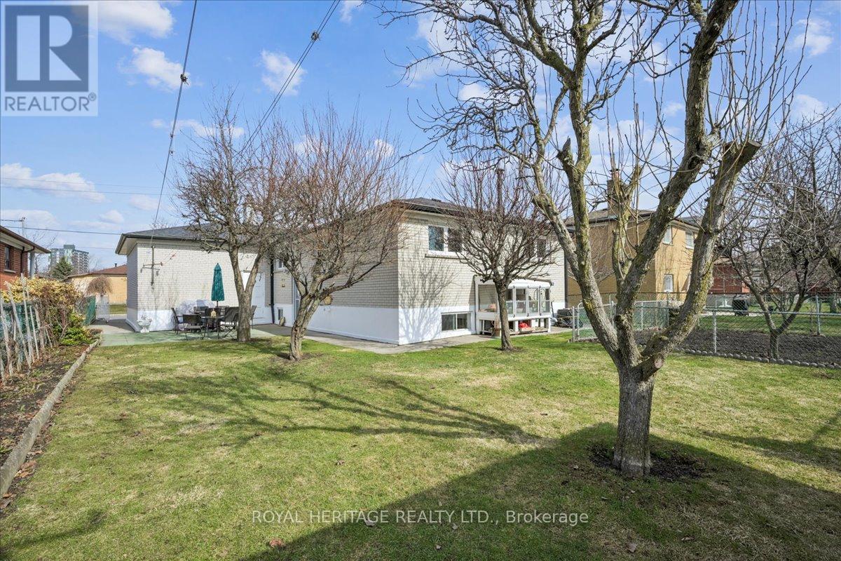 297 Driftwood Avenue, Toronto, Ontario  M3N 2N6 - Photo 36 - W13137788