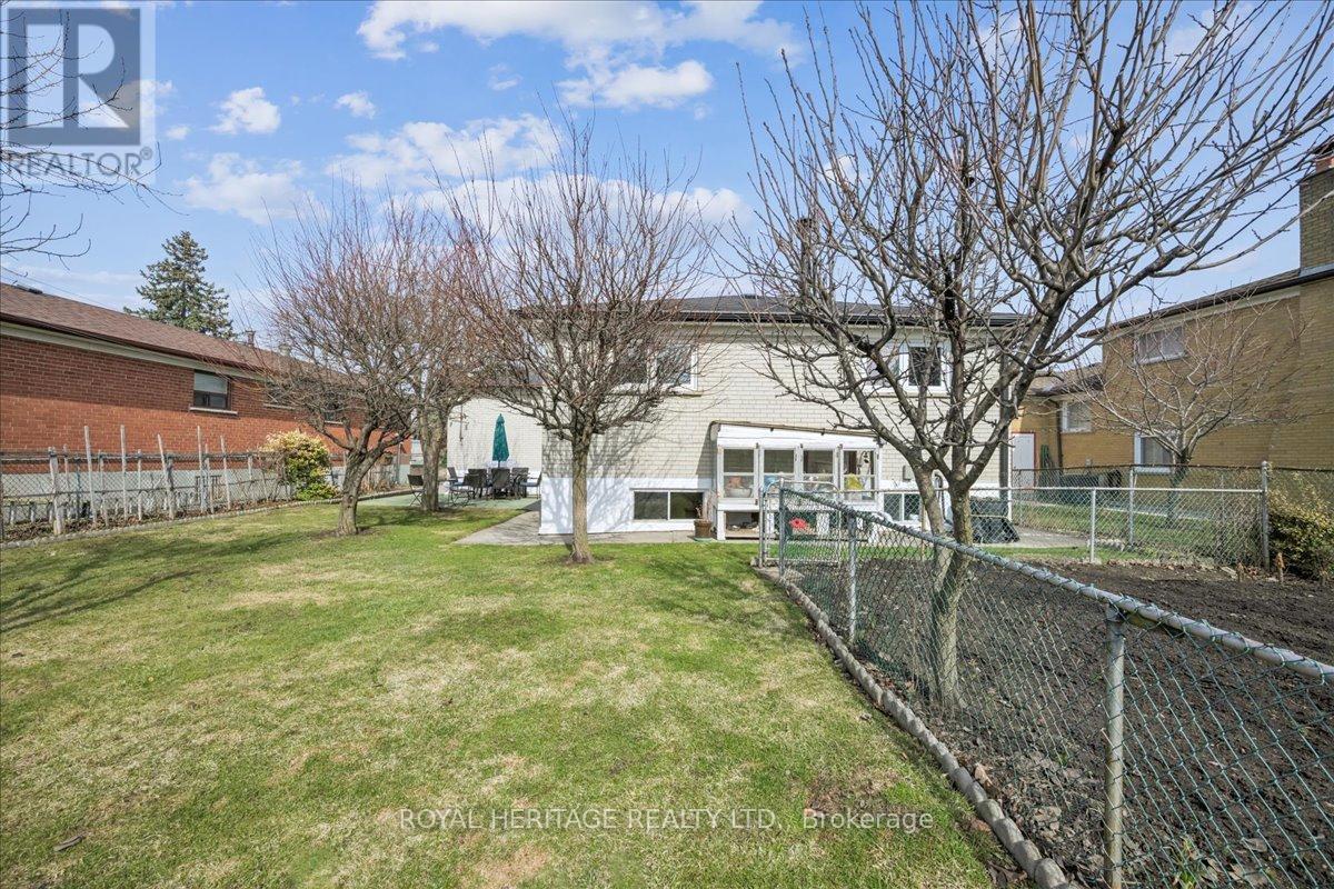 297 Driftwood Avenue, Toronto, Ontario  M3N 2N6 - Photo 37 - W13137788