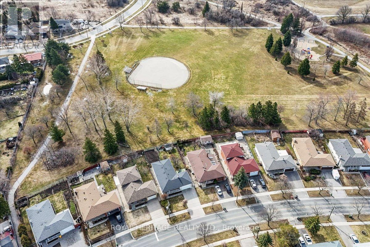 297 Driftwood Avenue, Toronto, Ontario  M3N 2N6 - Photo 45 - W13137788