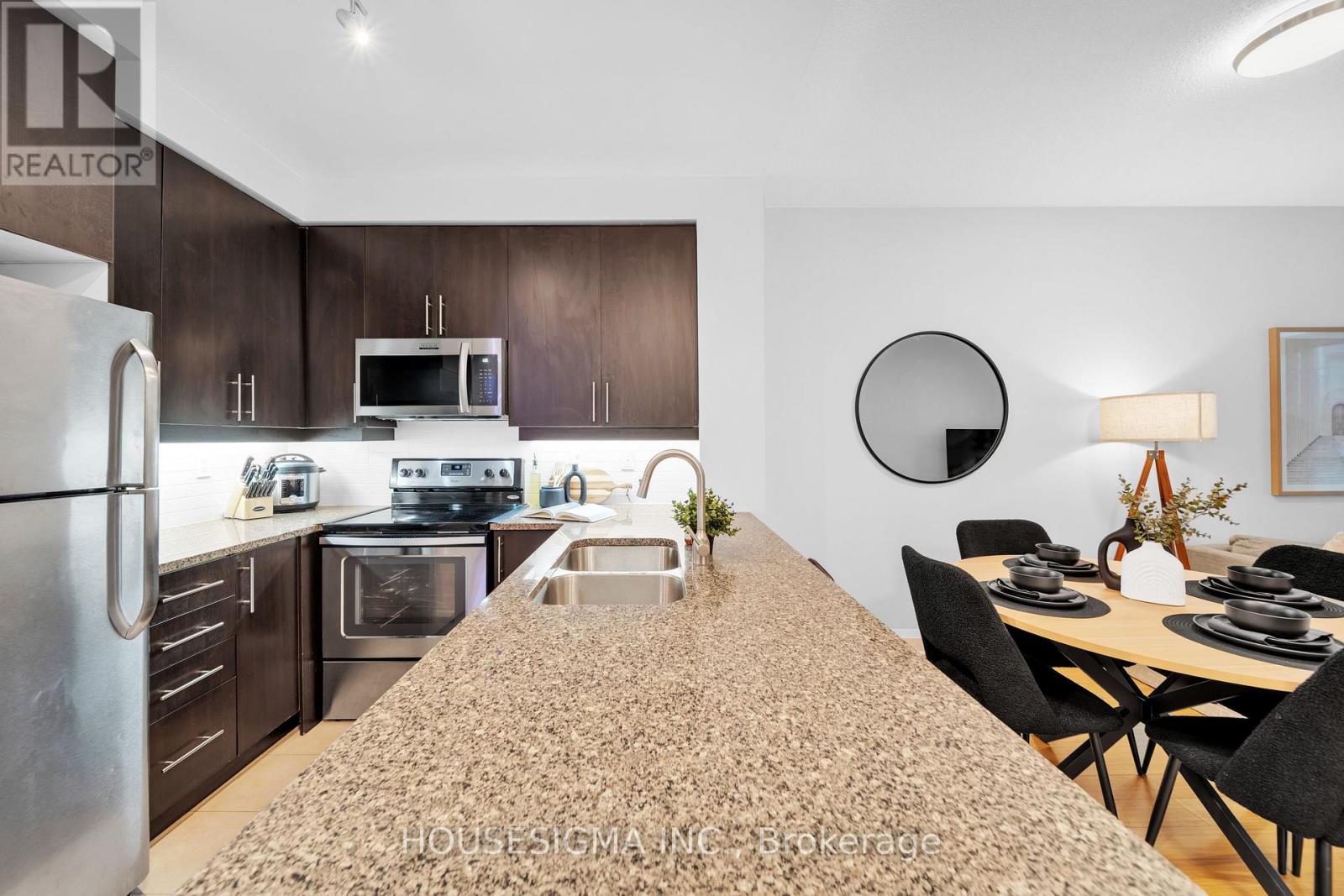 208 - 1185 The Queensway Avenue, Toronto (Islington-City Centre West), Ontario  M8Z 0C6 - Photo 12 - W13137816