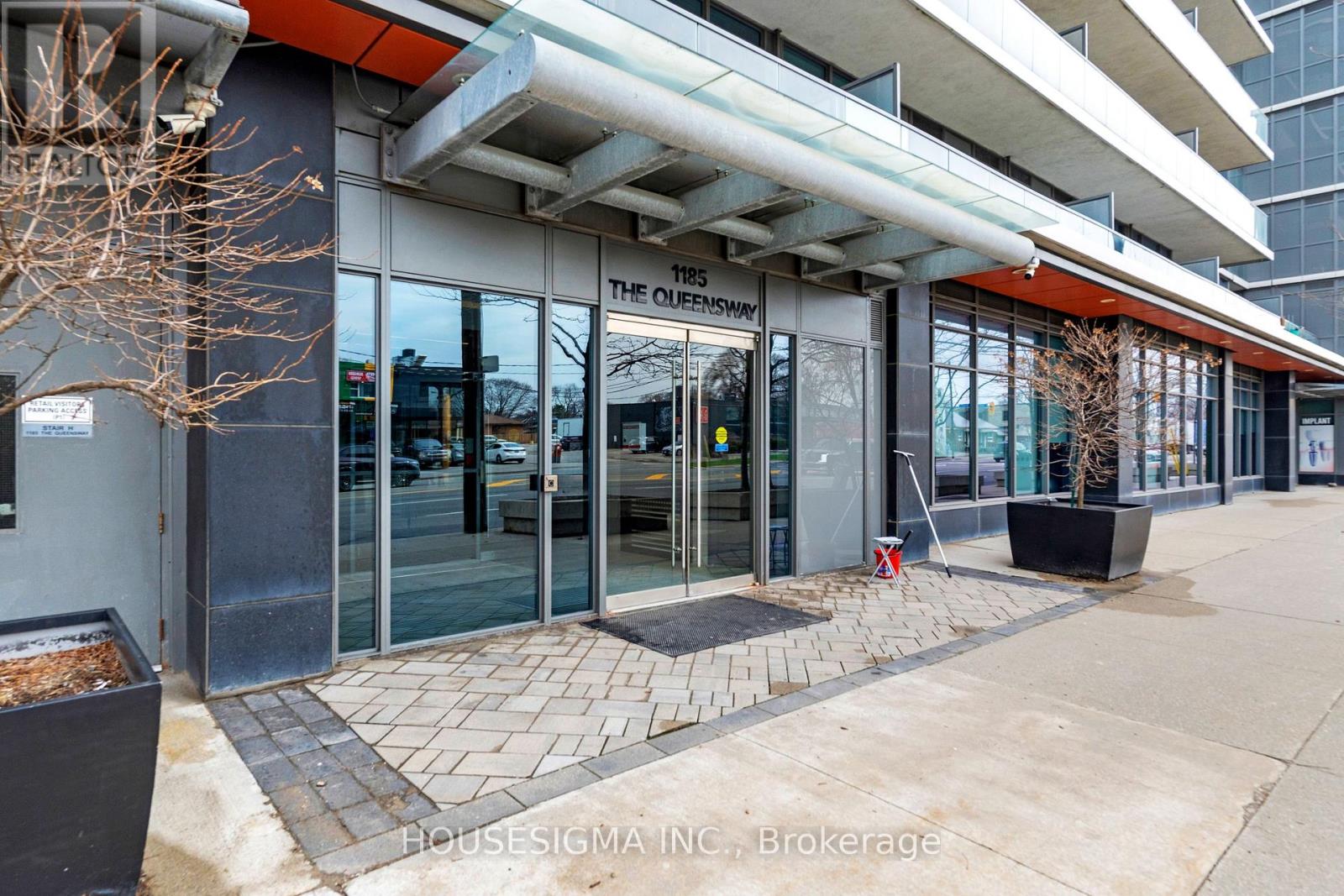 208 - 1185 The Queensway Avenue, Toronto (Islington-City Centre West), Ontario  M8Z 0C6 - Photo 2 - W13137816