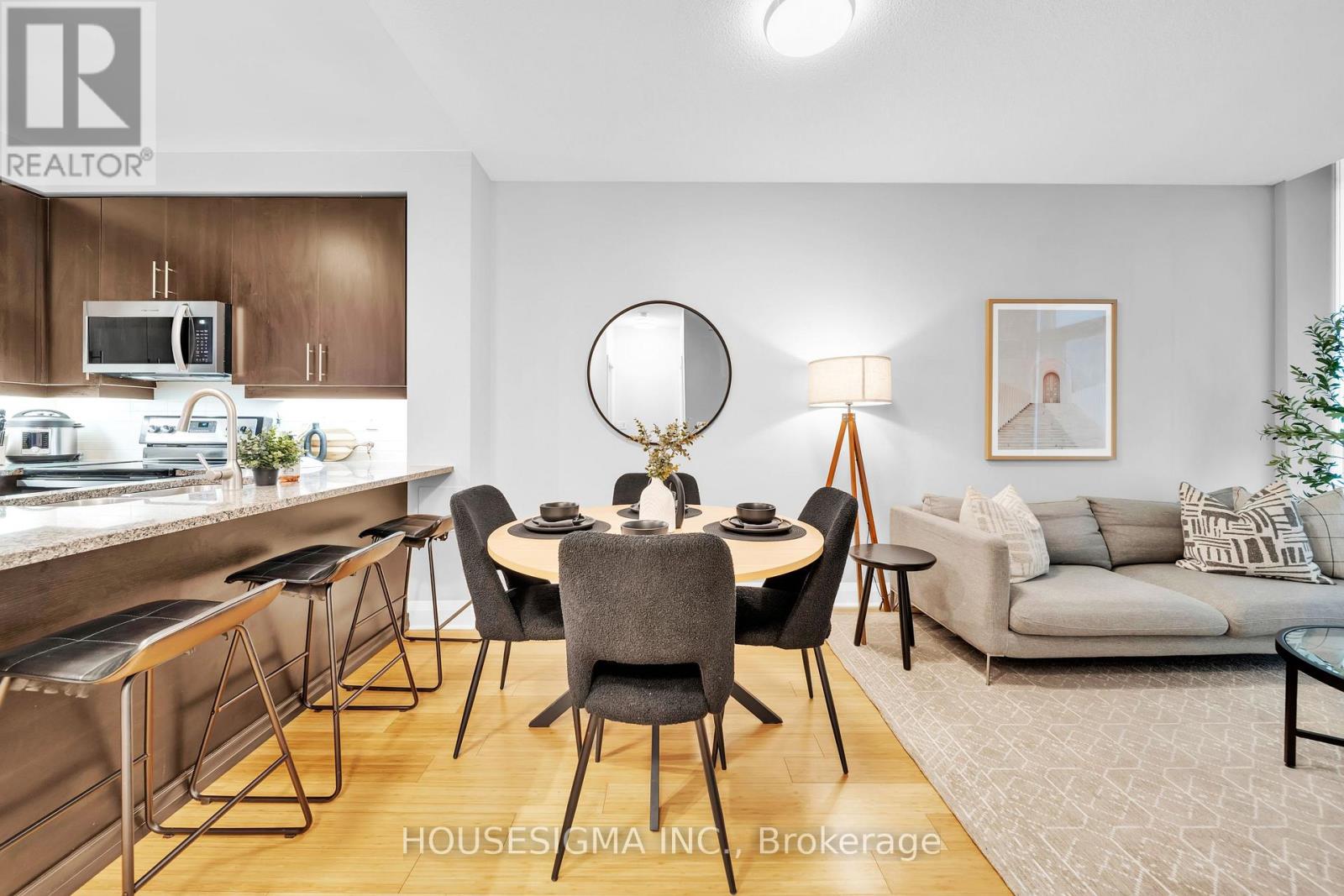 208 - 1185 The Queensway Avenue, Toronto (Islington-City Centre West), Ontario  M8Z 0C6 - Photo 5 - W13137816