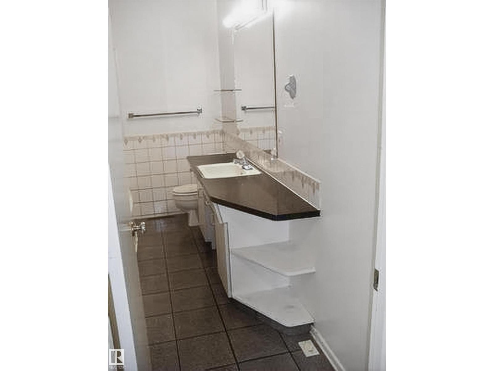 13007 / 13009 111 Av Nw, Edmonton, Alberta  T5M 2N8 - Photo 10 - E4488232