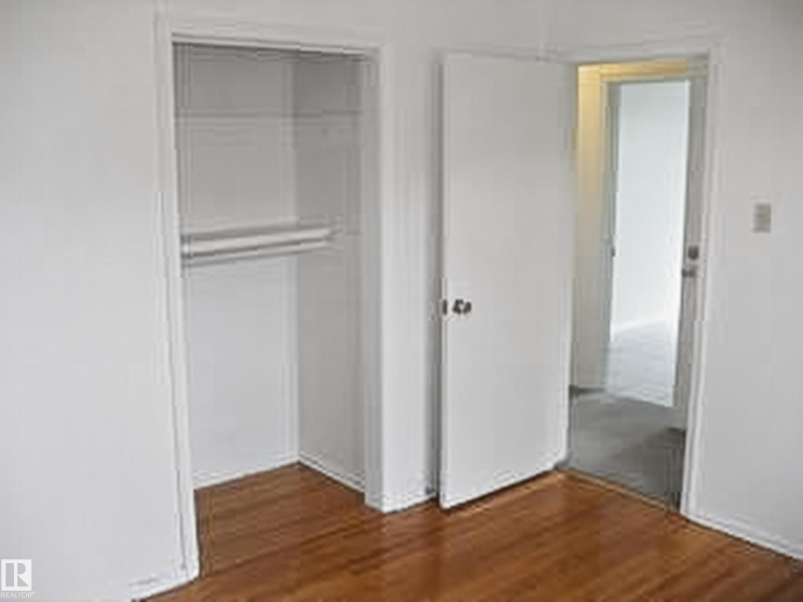 13007 / 13009 111 Av Nw, Edmonton, Alberta  T5M 2N8 - Photo 11 - E4488232